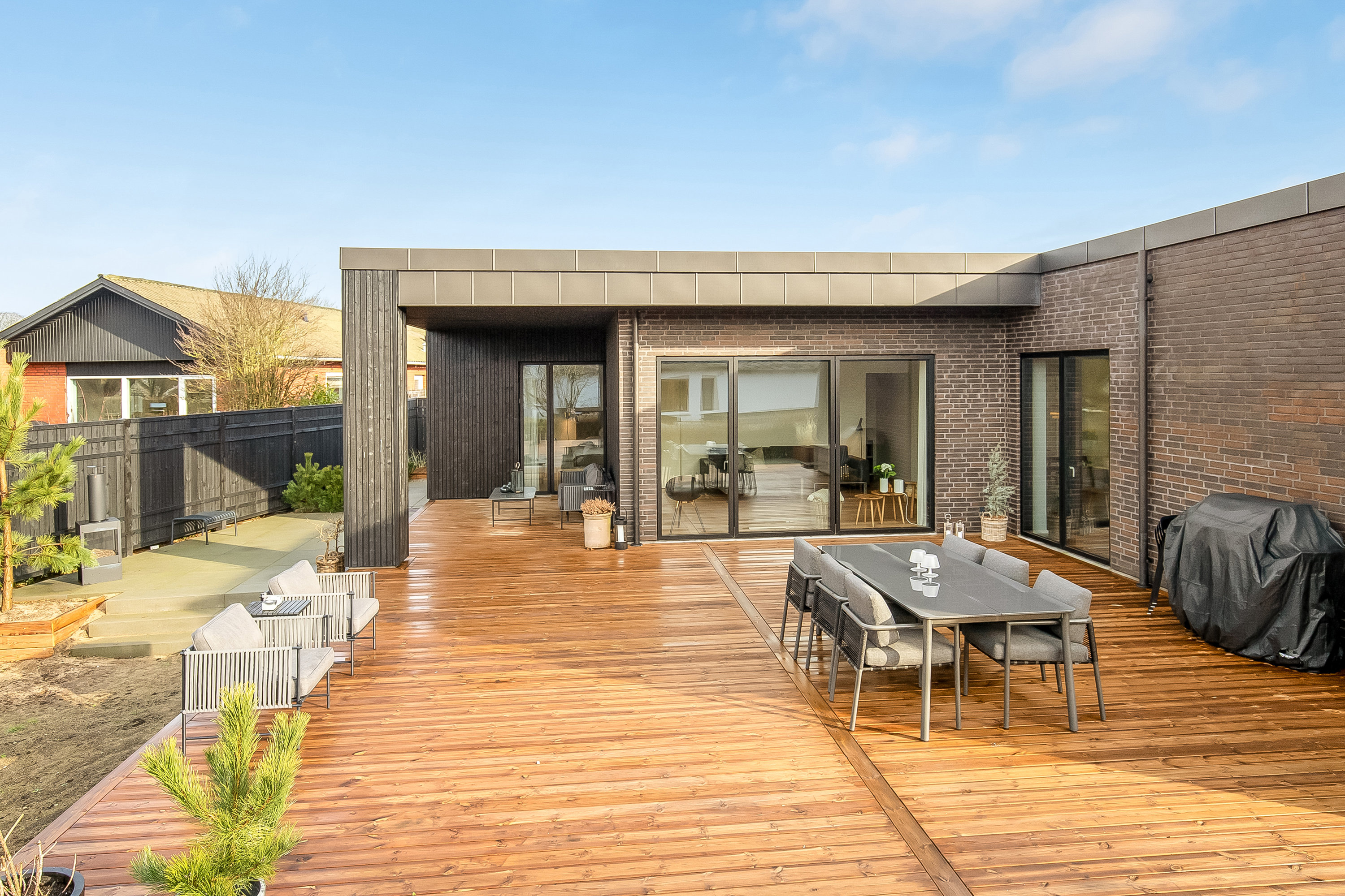 Fremhævet mastefoto billede i fuldskærmstilstand. Billede af Florasvej 54, Søndermarken, 7100 Vejle