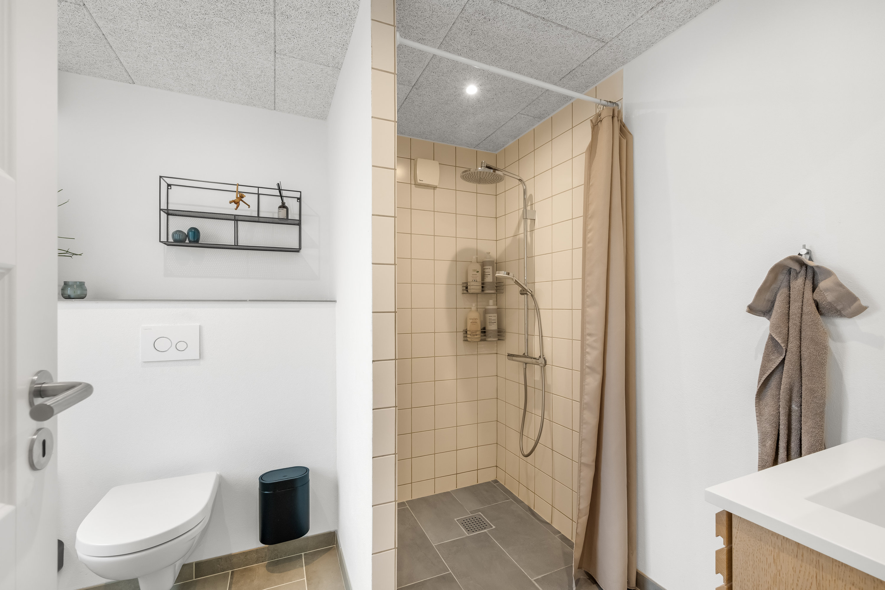 Fremhævet badeværelse billede i fuldskærmstilstand. Billede af Enghavevej 2, 6900 Skjern