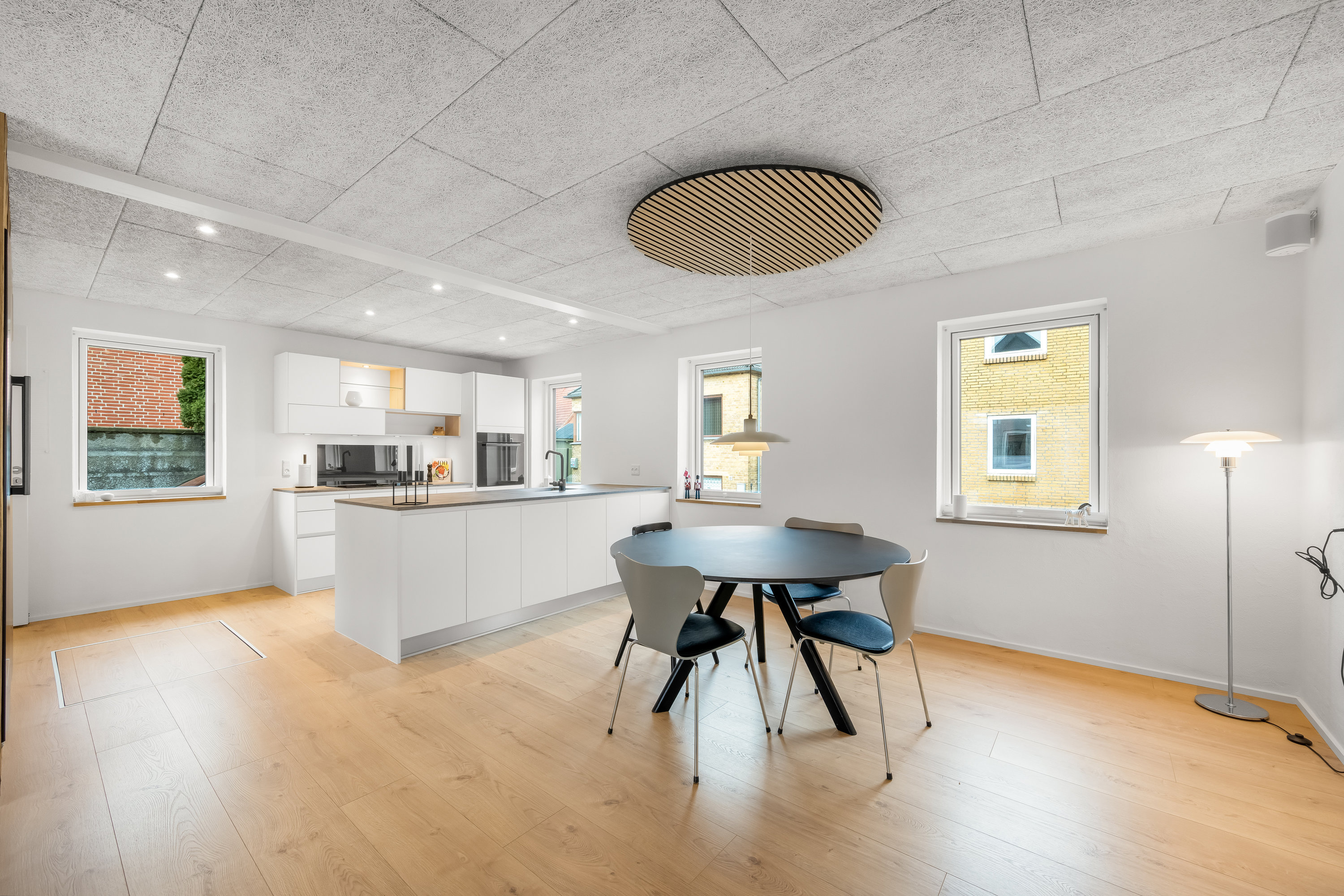 Fremhævet køkken billede i fuldskærmstilstand. Billede af Enghavevej 2, 6900 Skjern