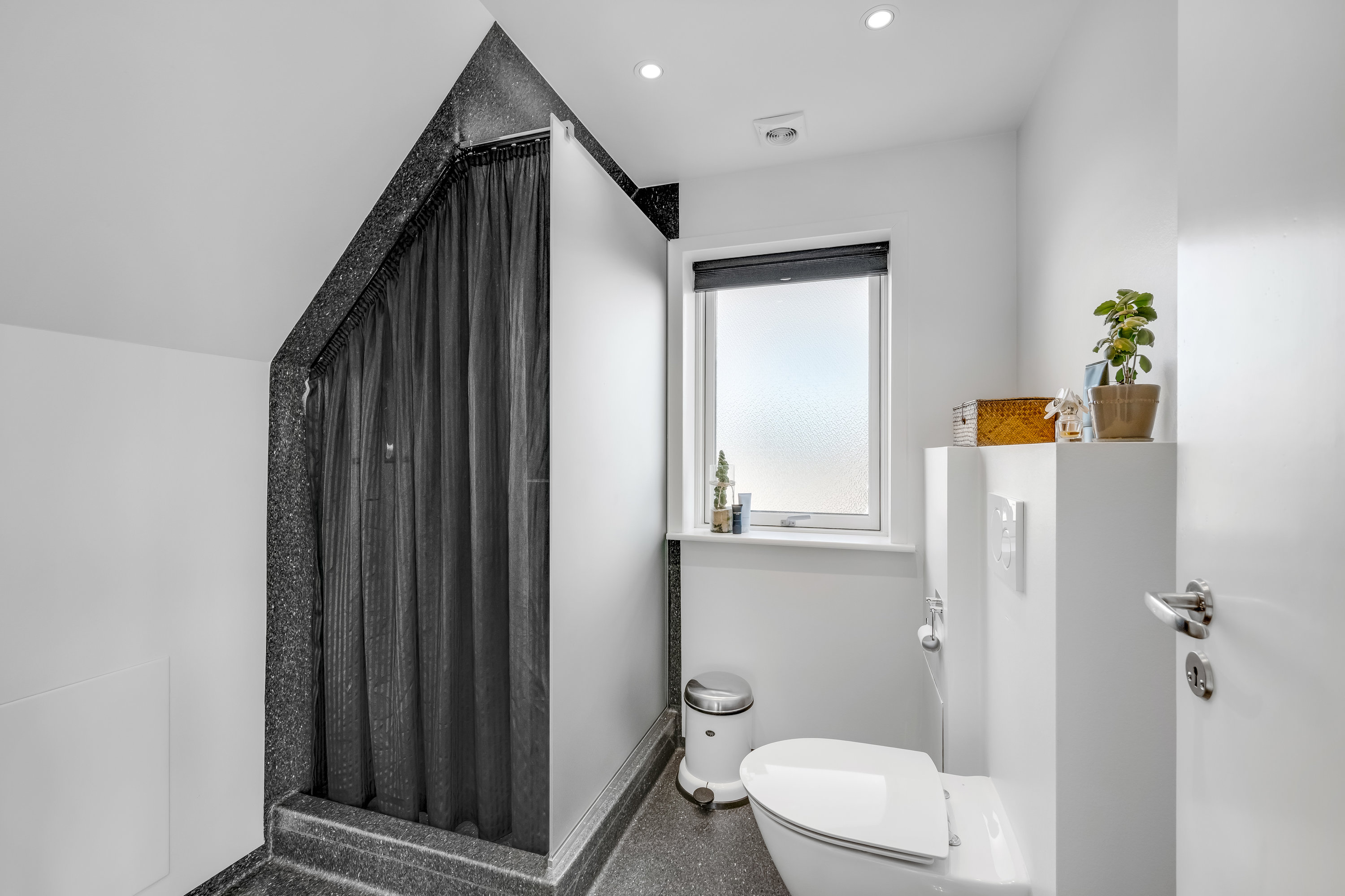 Fremhævet badeværelse billede i fuldskærmstilstand. Billede af Grønnegade 8, 6900 Skjern