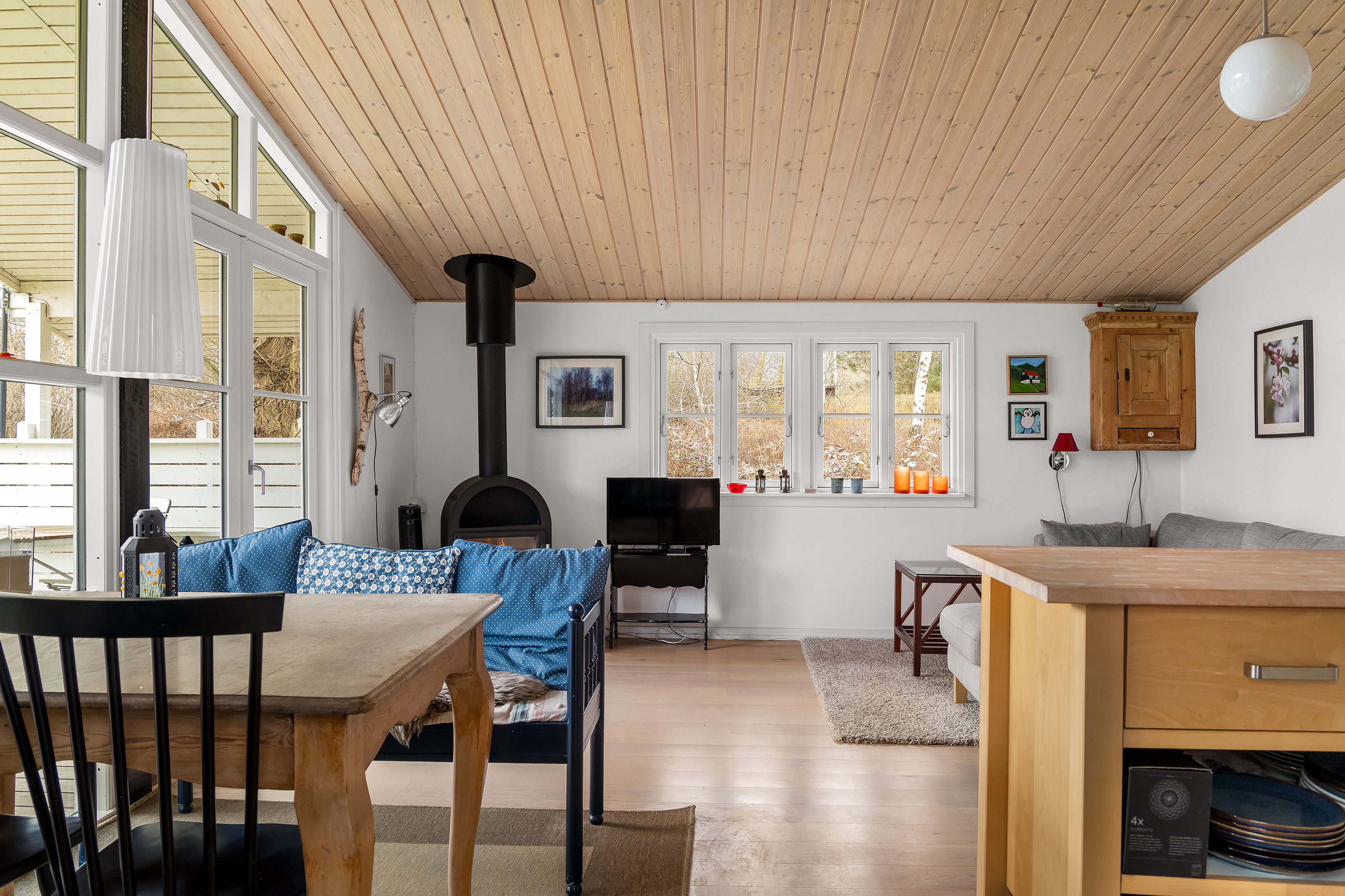 Fremhævet stue billede i fuldskærmstilstand. Billede af Skovengen 17, Kulhuse, 3630 Jægerspris