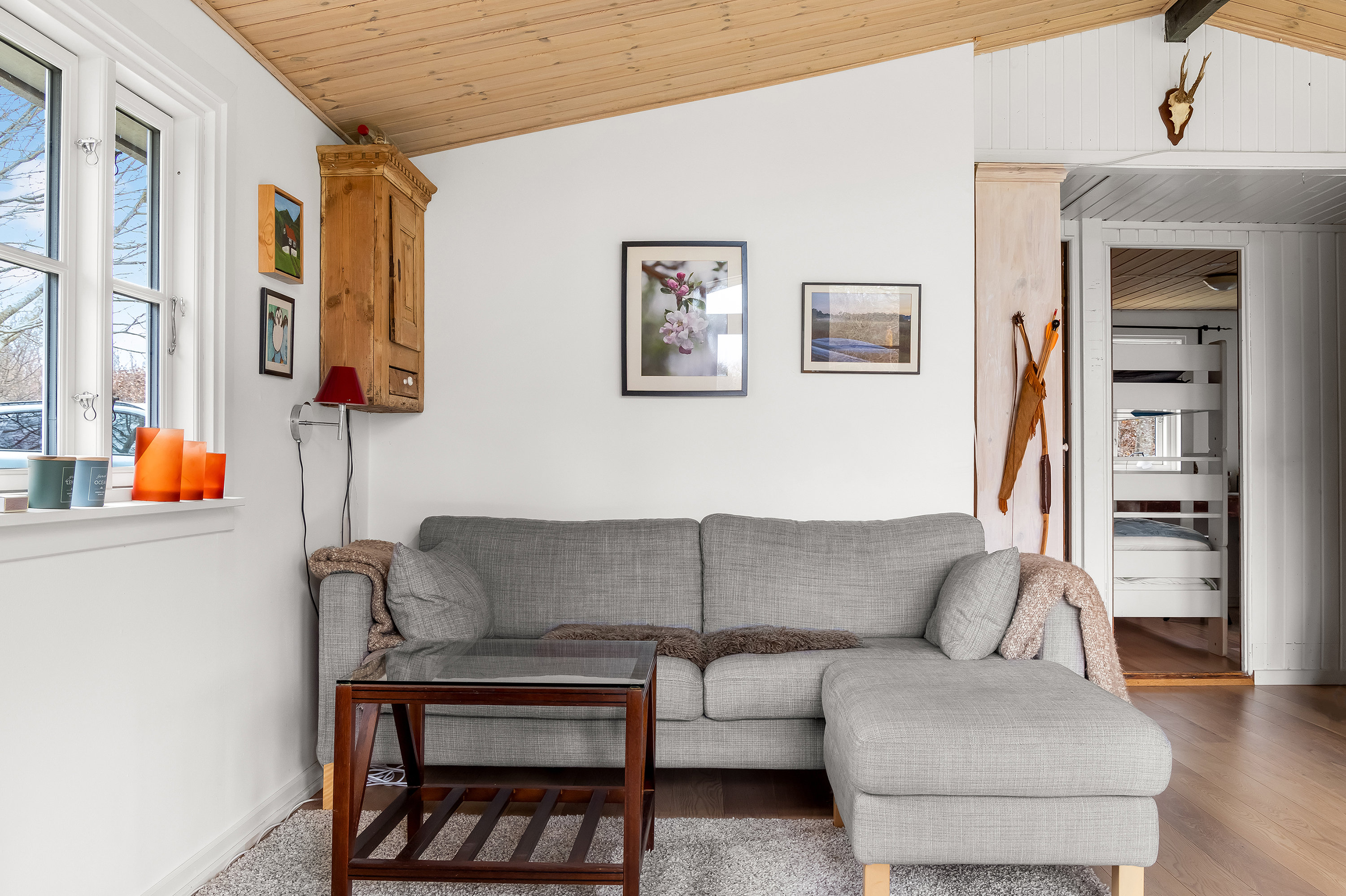 Fremhævet stue billede i fuldskærmstilstand. Billede af Skovengen 17, Kulhuse, 3630 Jægerspris