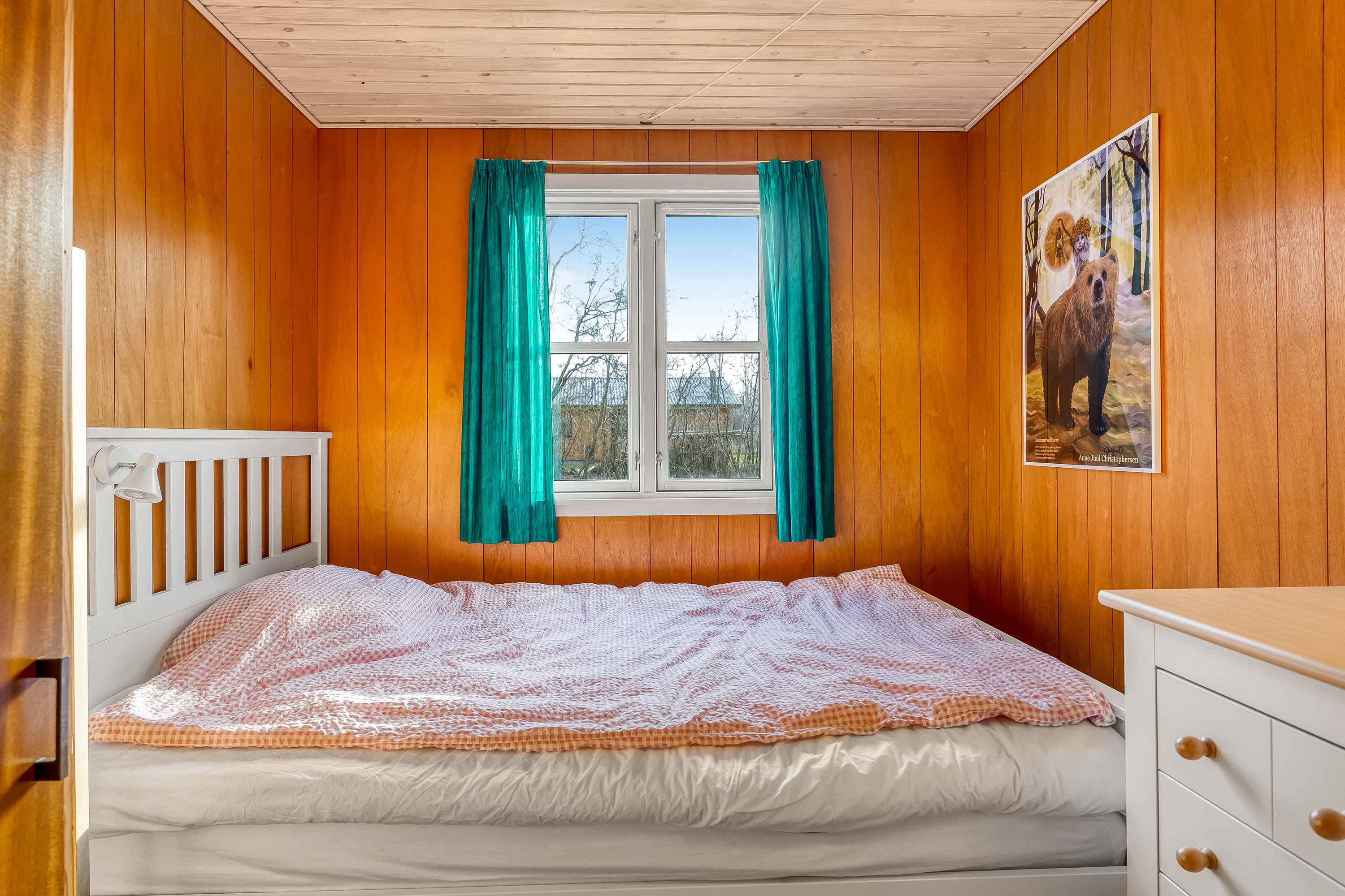 Fremhævet soveværelse billede i fuldskærmstilstand. Billede af Skinnerstræde 8, Hummingen, 4983 Dannemare