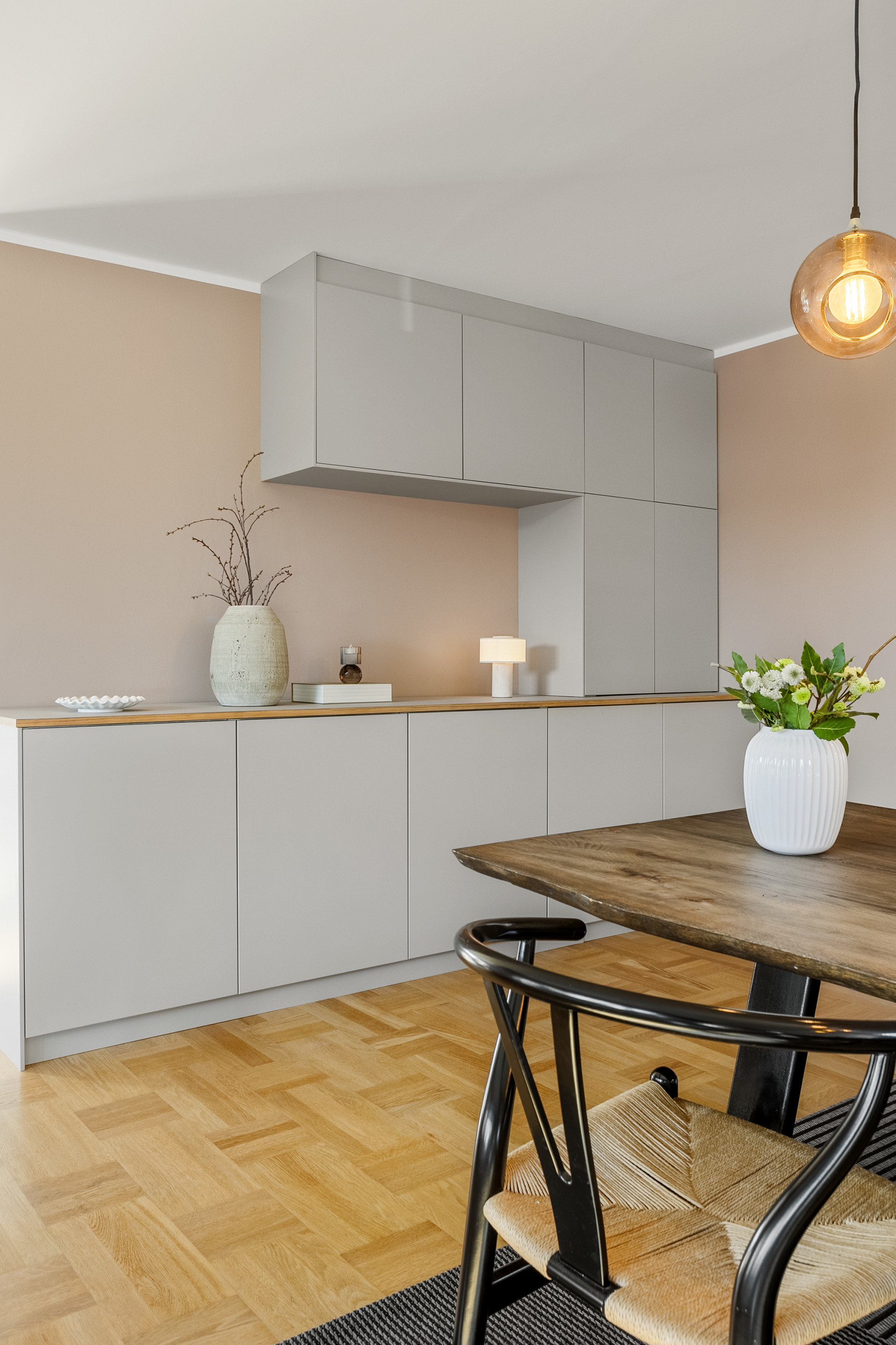 Fremhævet spisestue billede i fuldskærmstilstand. Billede af Jeppe Aakjærs Vej 4, 6100 Haderslev