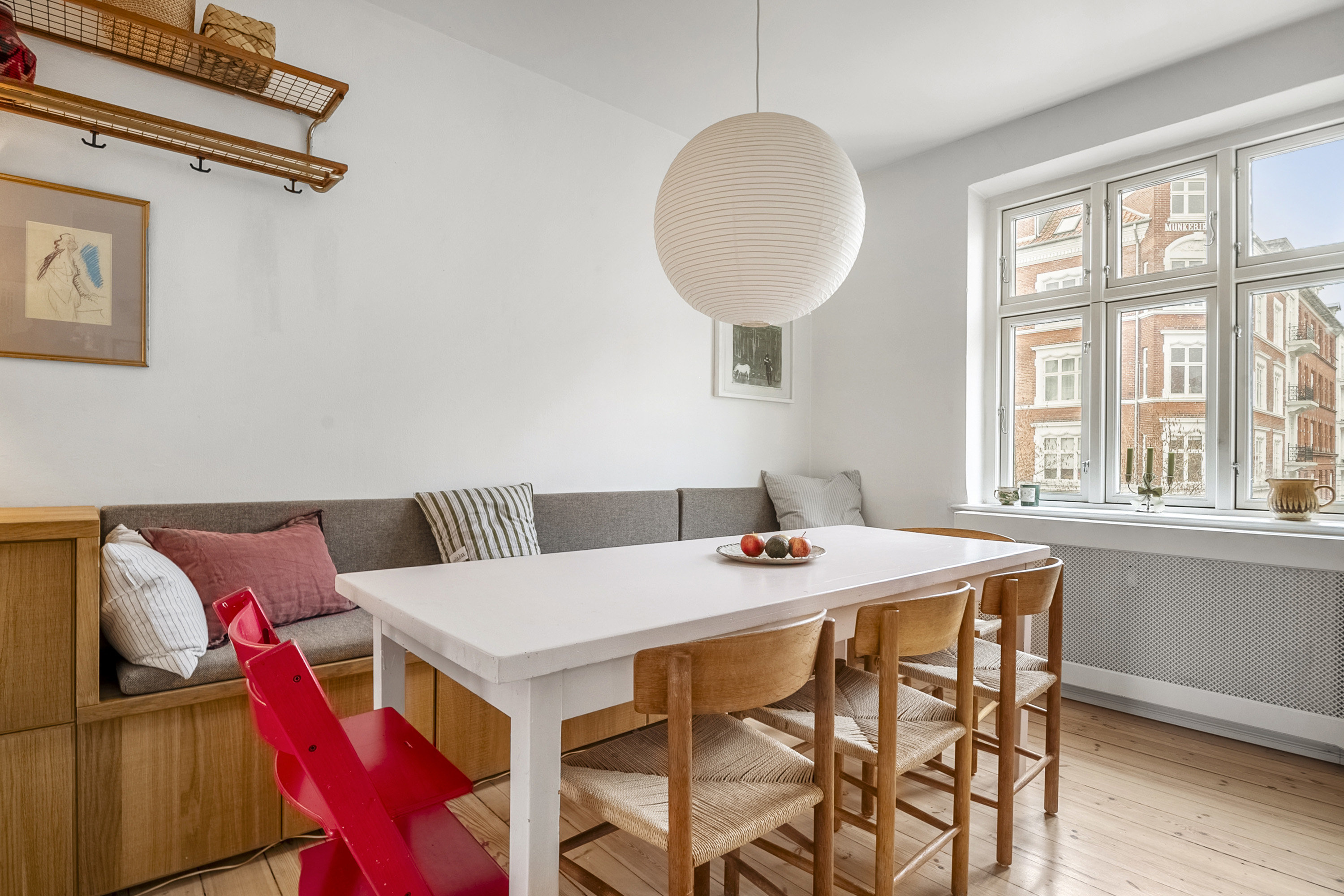 Fremhævet spisestue billede i fuldskærmstilstand. Billede af Ny Munkegade 66, 1., Øgaderne, 8000 Aarhus C