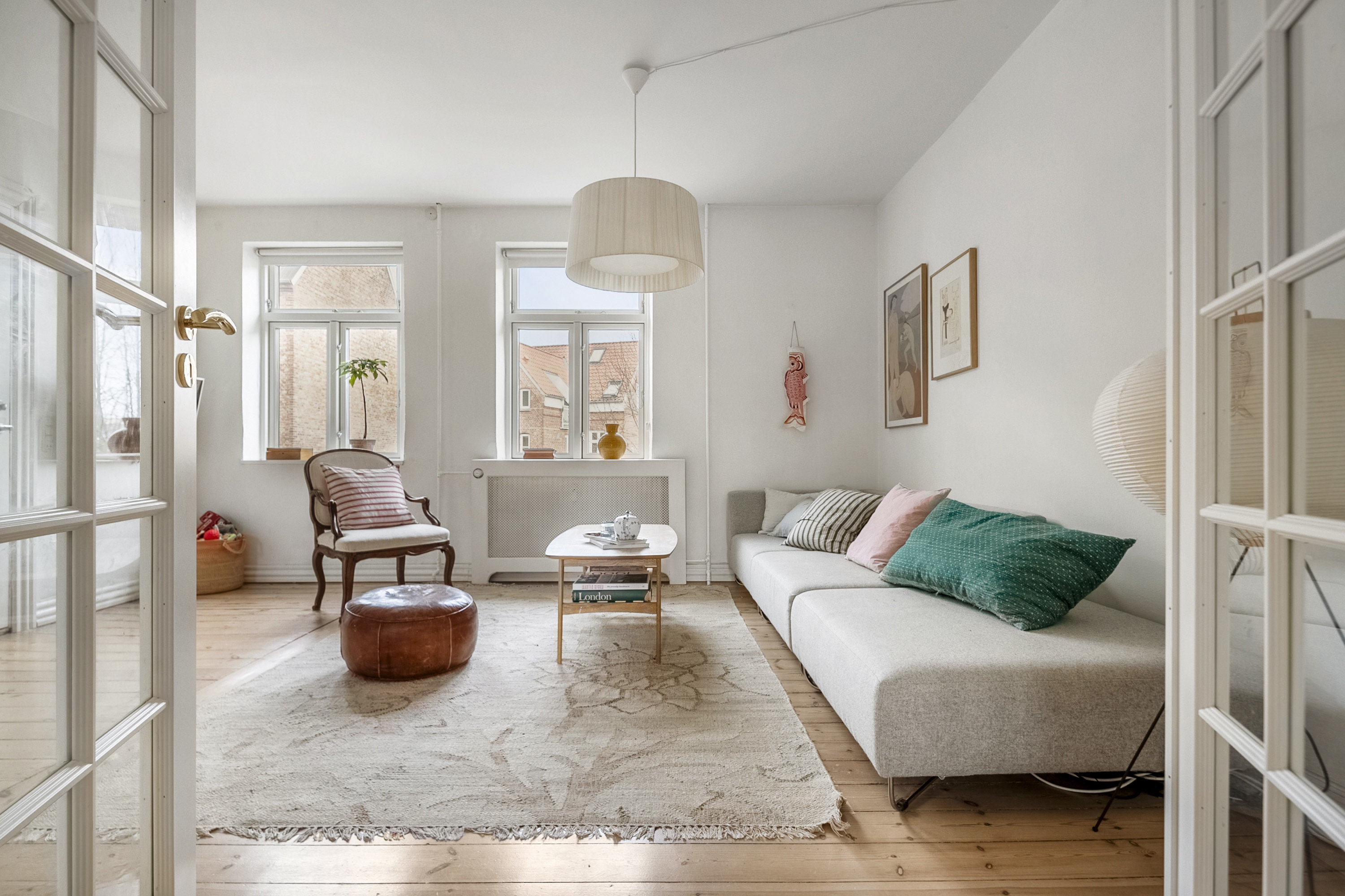 Fremhævet stue billede i fuldskærmstilstand. Billede af Ny Munkegade 66, 1., Øgaderne, 8000 Aarhus C