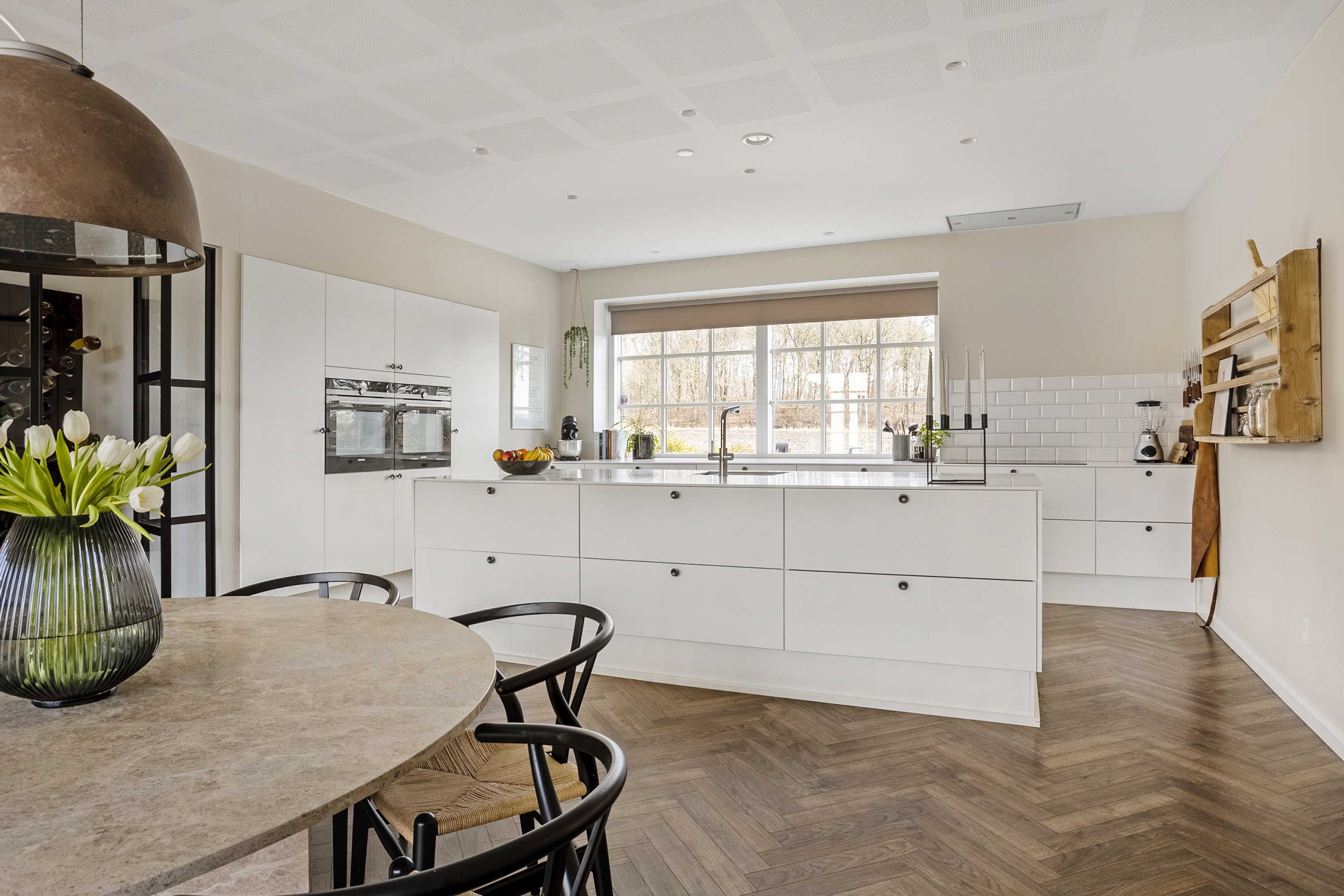 Fremhævet køkken/alrum billede i fuldskærmstilstand. Billede af Ø. Skibelundvej 56, 6600 Vejen