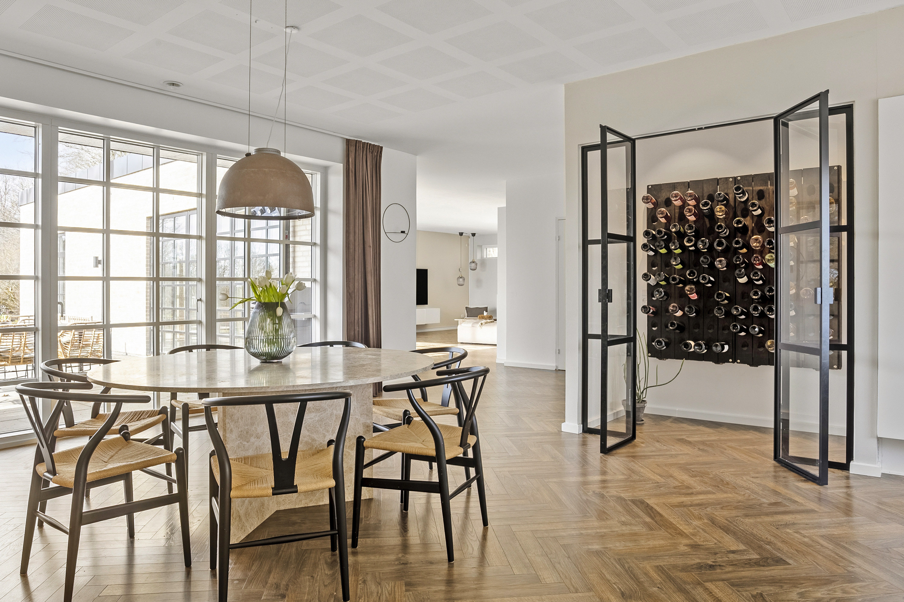 Fremhævet køkken/alrum billede i fuldskærmstilstand. Billede af Ø. Skibelundvej 56, 6600 Vejen