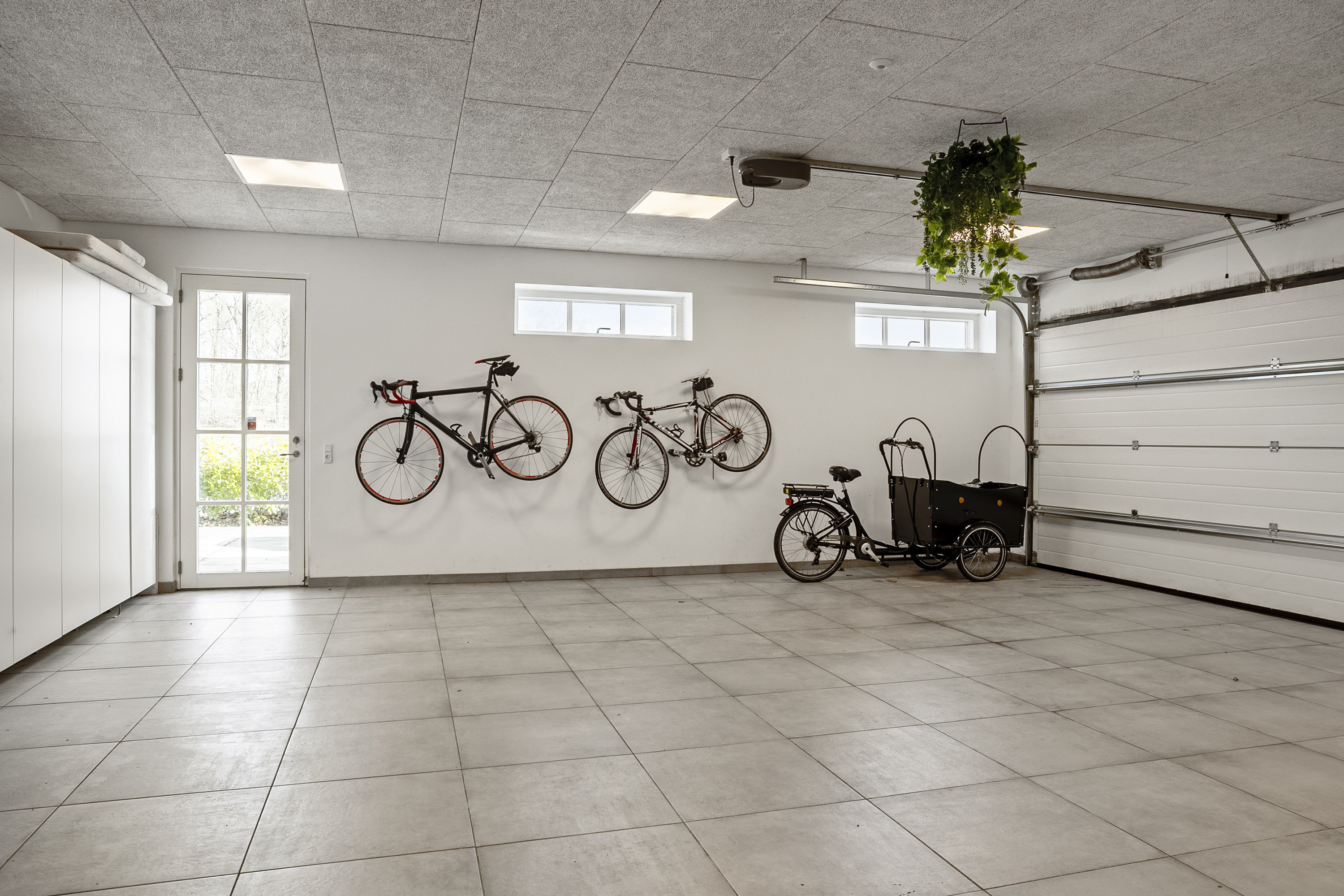 Fremhævet garage billede i fuldskærmstilstand. Billede af Ø. Skibelundvej 56, 6600 Vejen