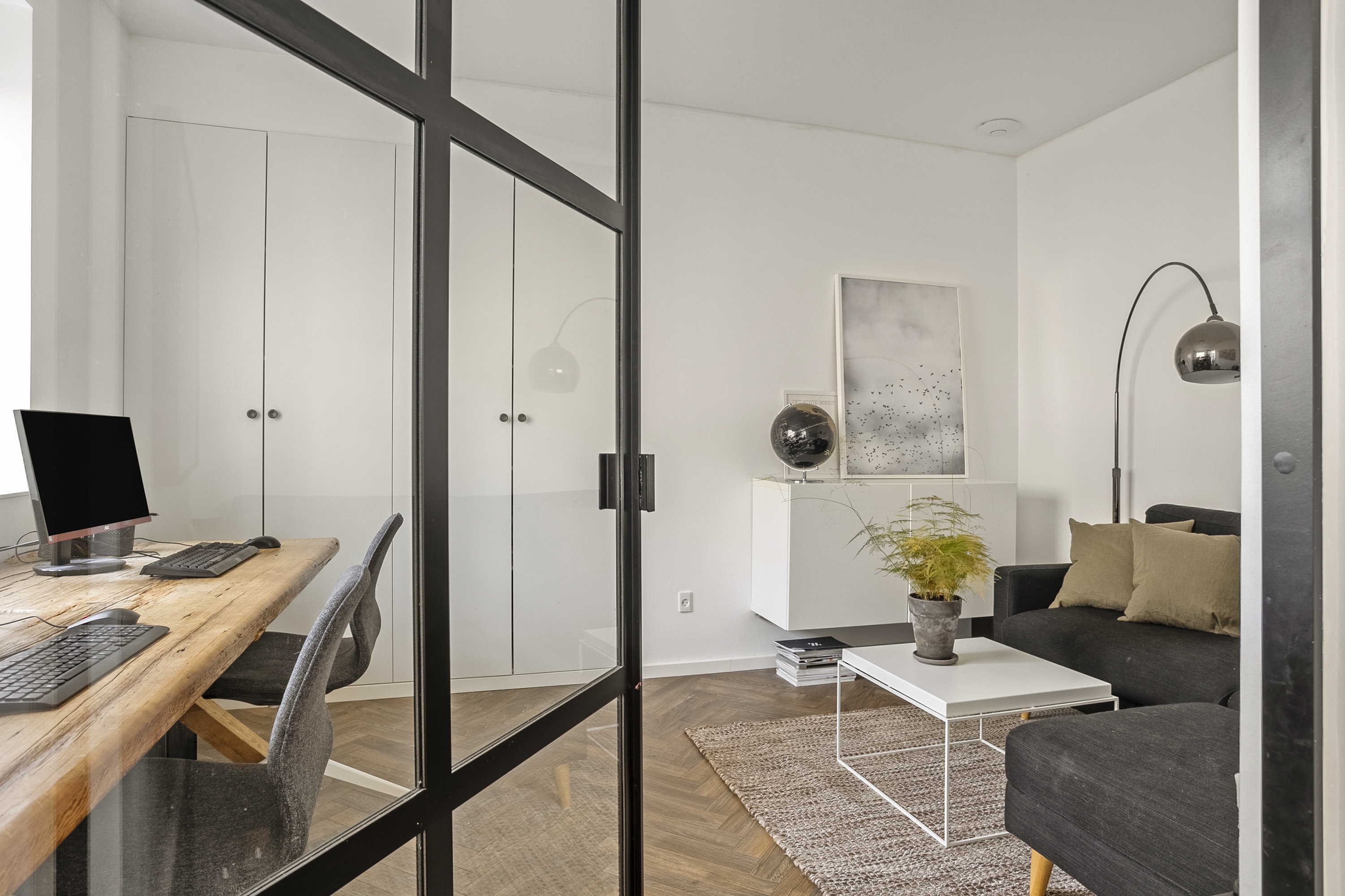 Fremhævet kontor billede i fuldskærmstilstand. Billede af Ø. Skibelundvej 56, 6600 Vejen