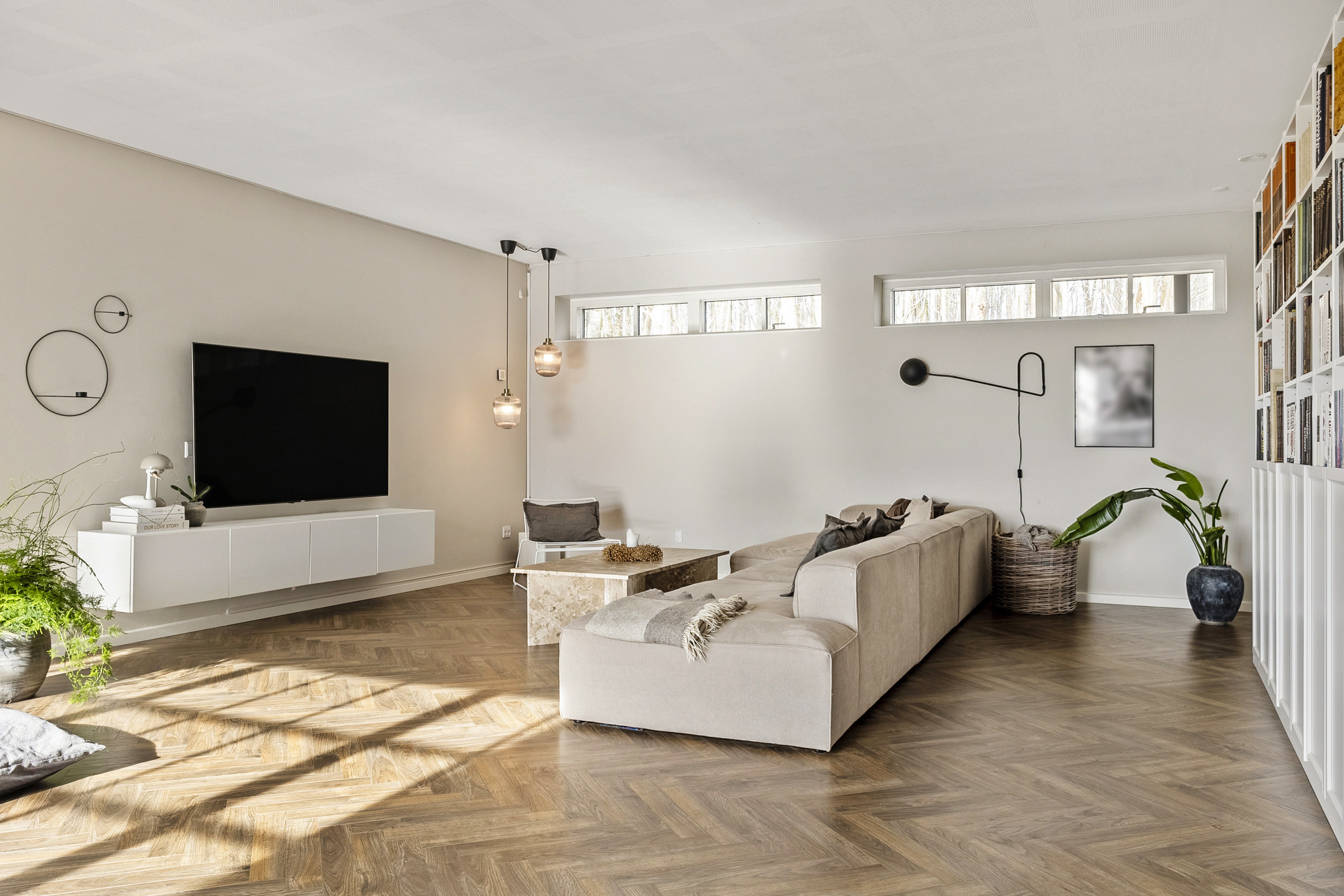 Fremhævet stue billede i fuldskærmstilstand. Billede af Ø. Skibelundvej 56, 6600 Vejen