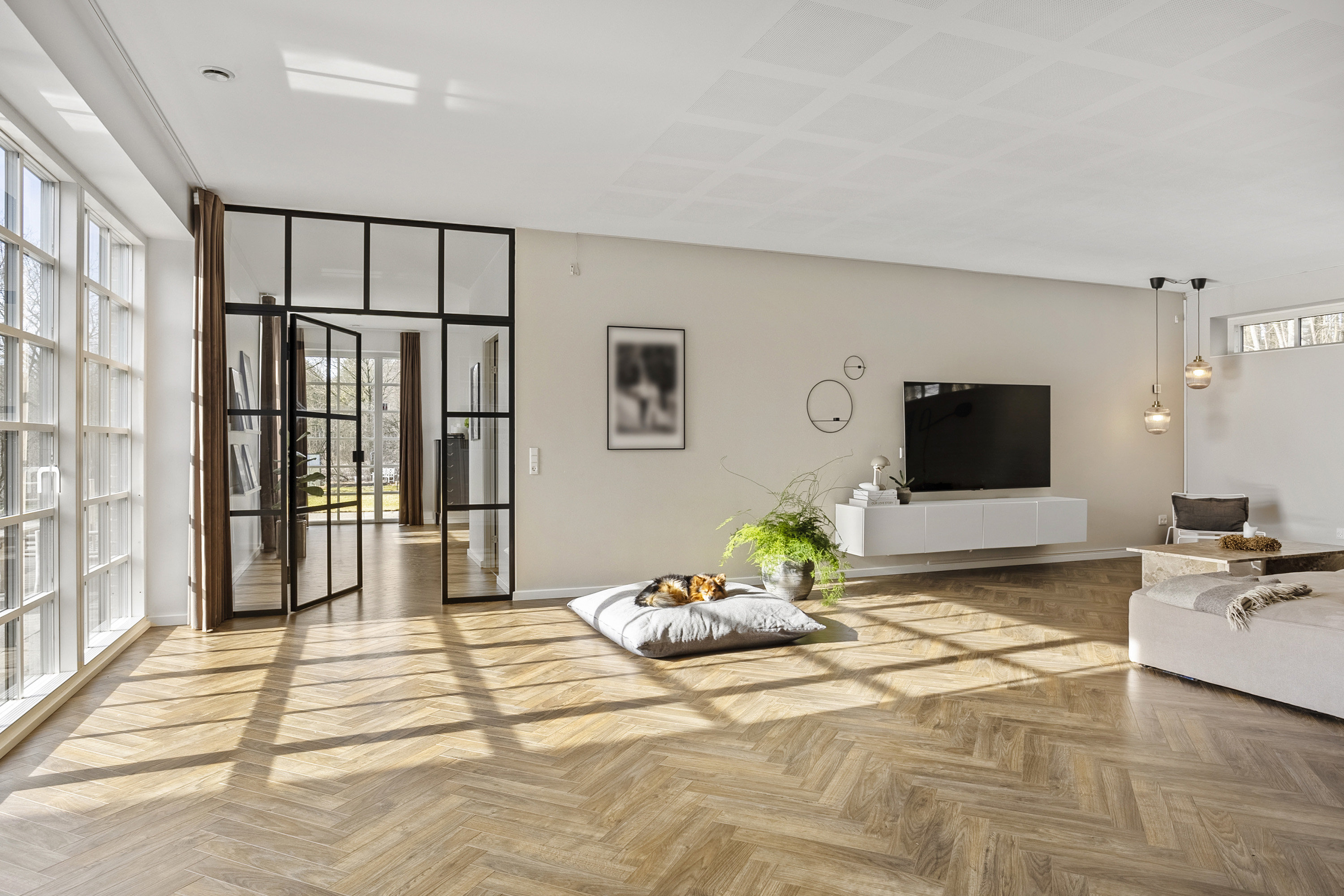 Fremhævet stue billede i fuldskærmstilstand. Billede af Ø. Skibelundvej 56, 6600 Vejen