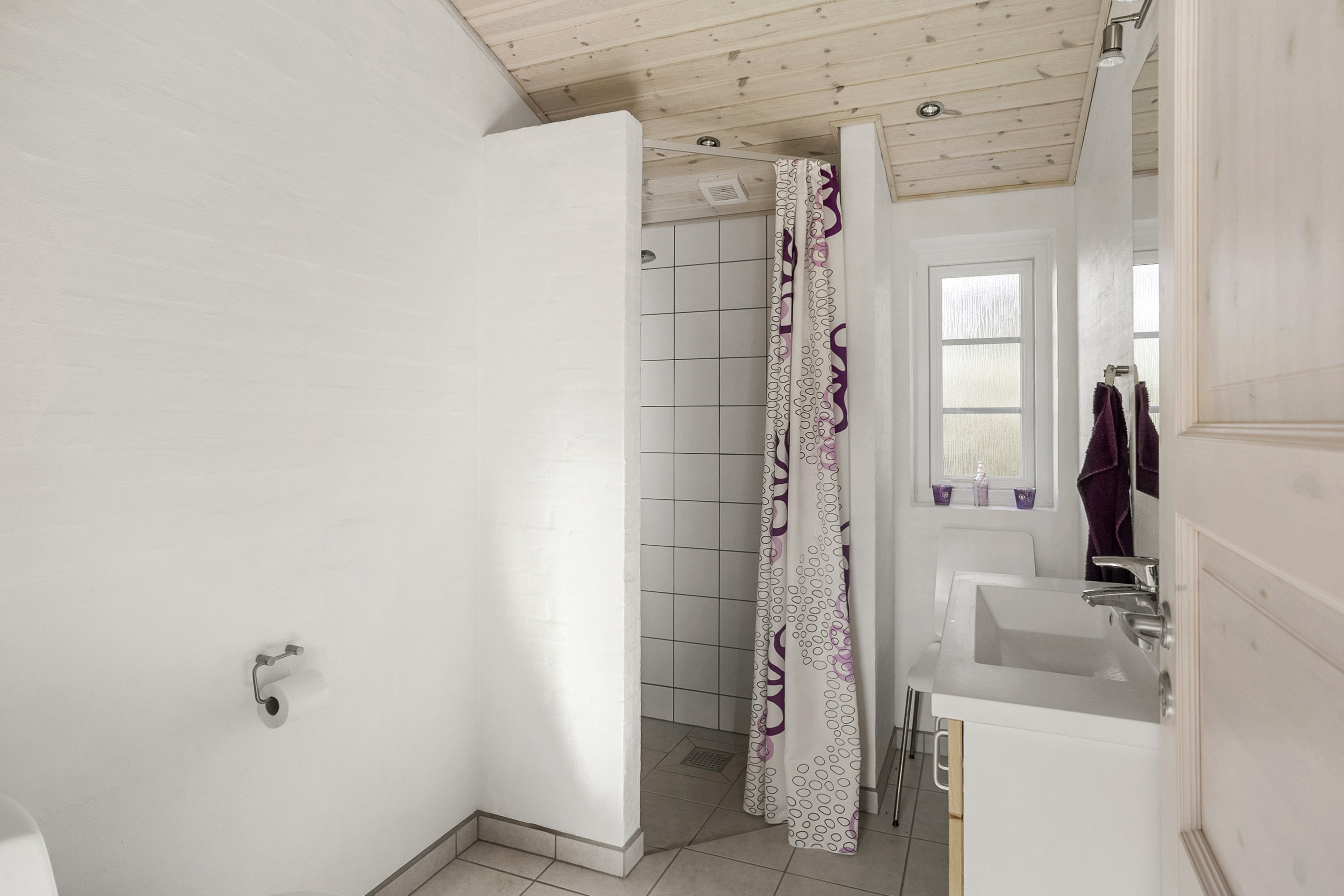 Fremhævet badeværelse billede i fuldskærmstilstand. Billede af Svollingvej 76, Husby, 6990 Ulfborg