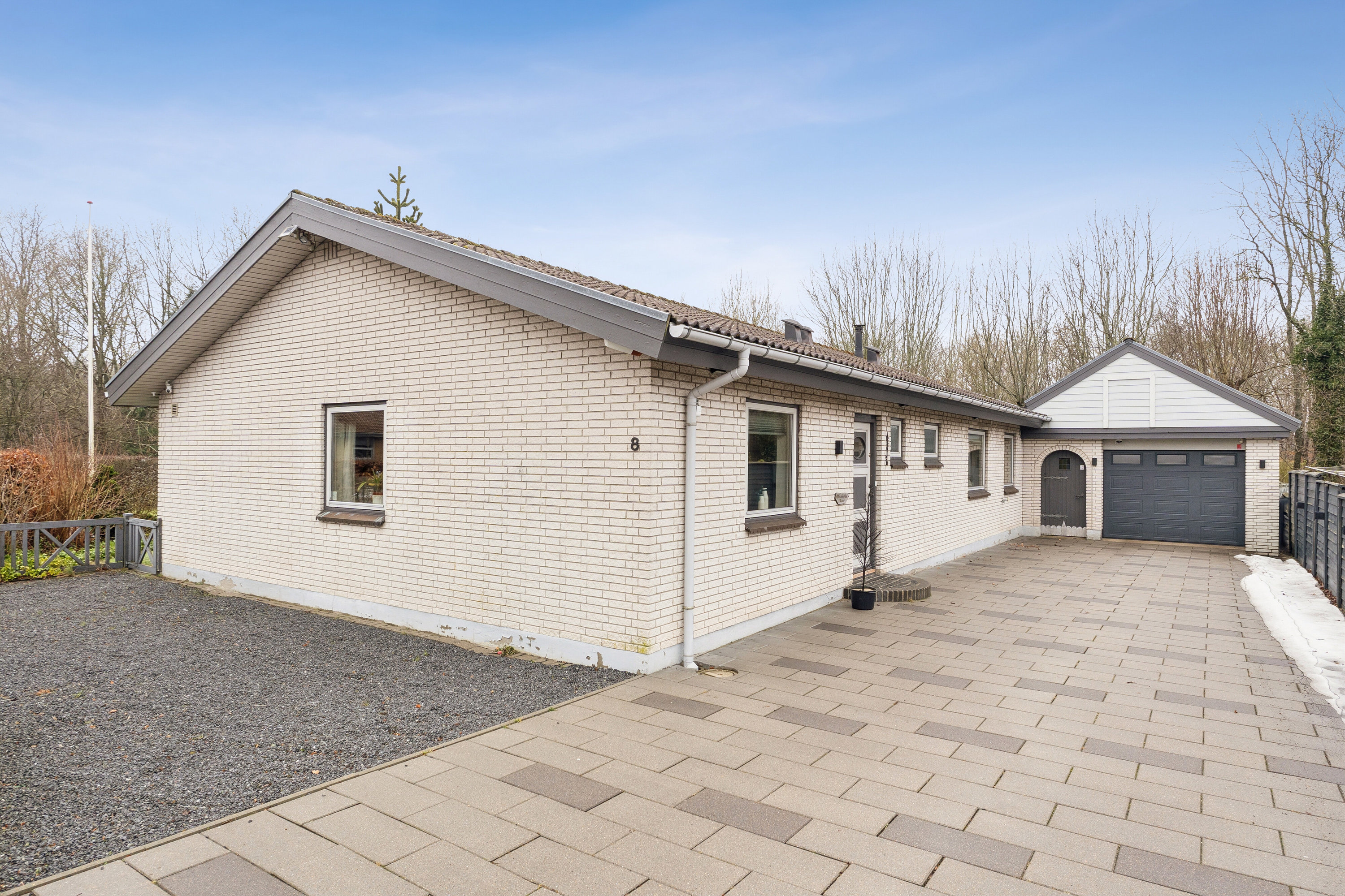 Fremhævet set fra vejen billede i fuldskærmstilstand. Billede af Nygaardsvej 8, 8722 Hedensted