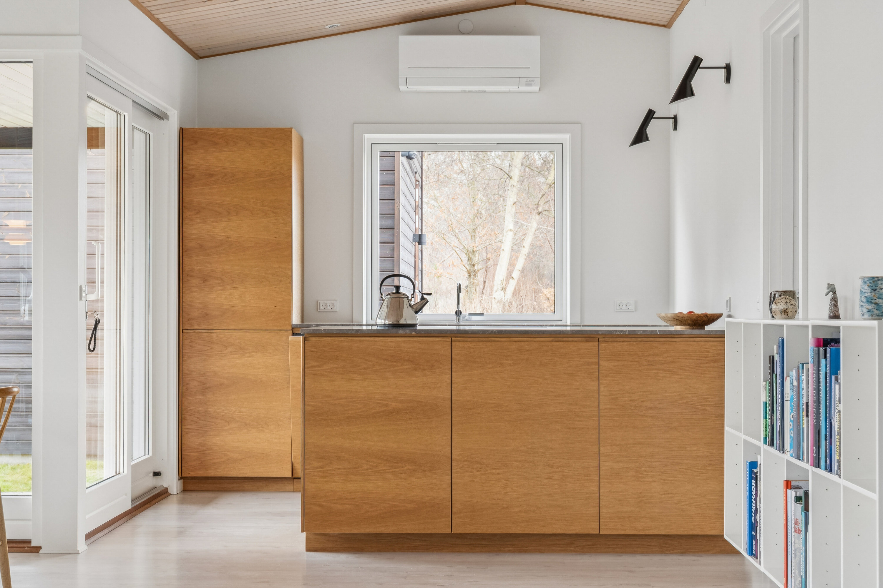 Fremhævet køkkenalrum billede i fuldskærmstilstand. Billede af Egelunden 28, Tollerup, 3370 Melby