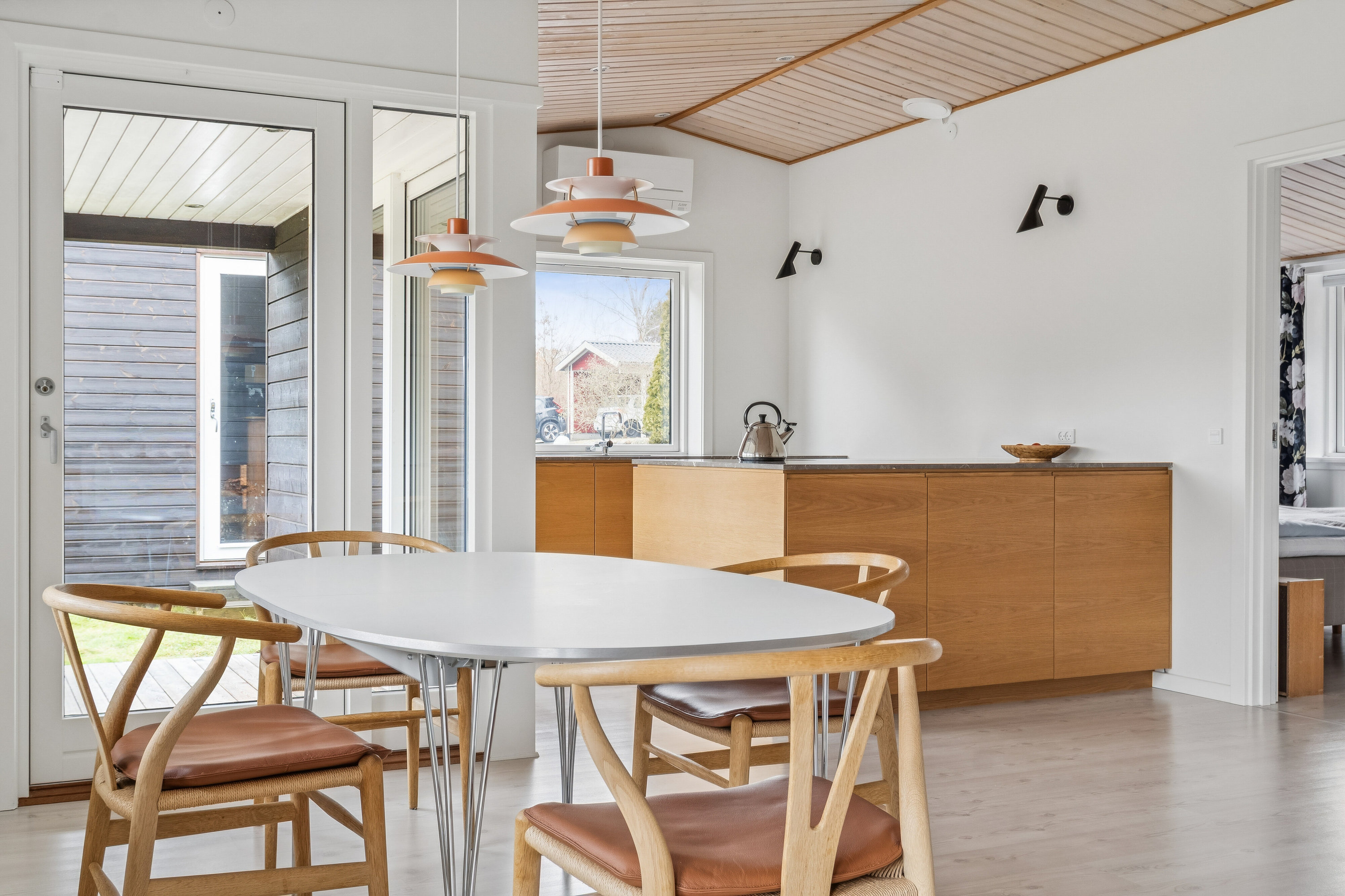 Fremhævet køkkenalrum billede i fuldskærmstilstand. Billede af Egelunden 28, Tollerup, 3370 Melby