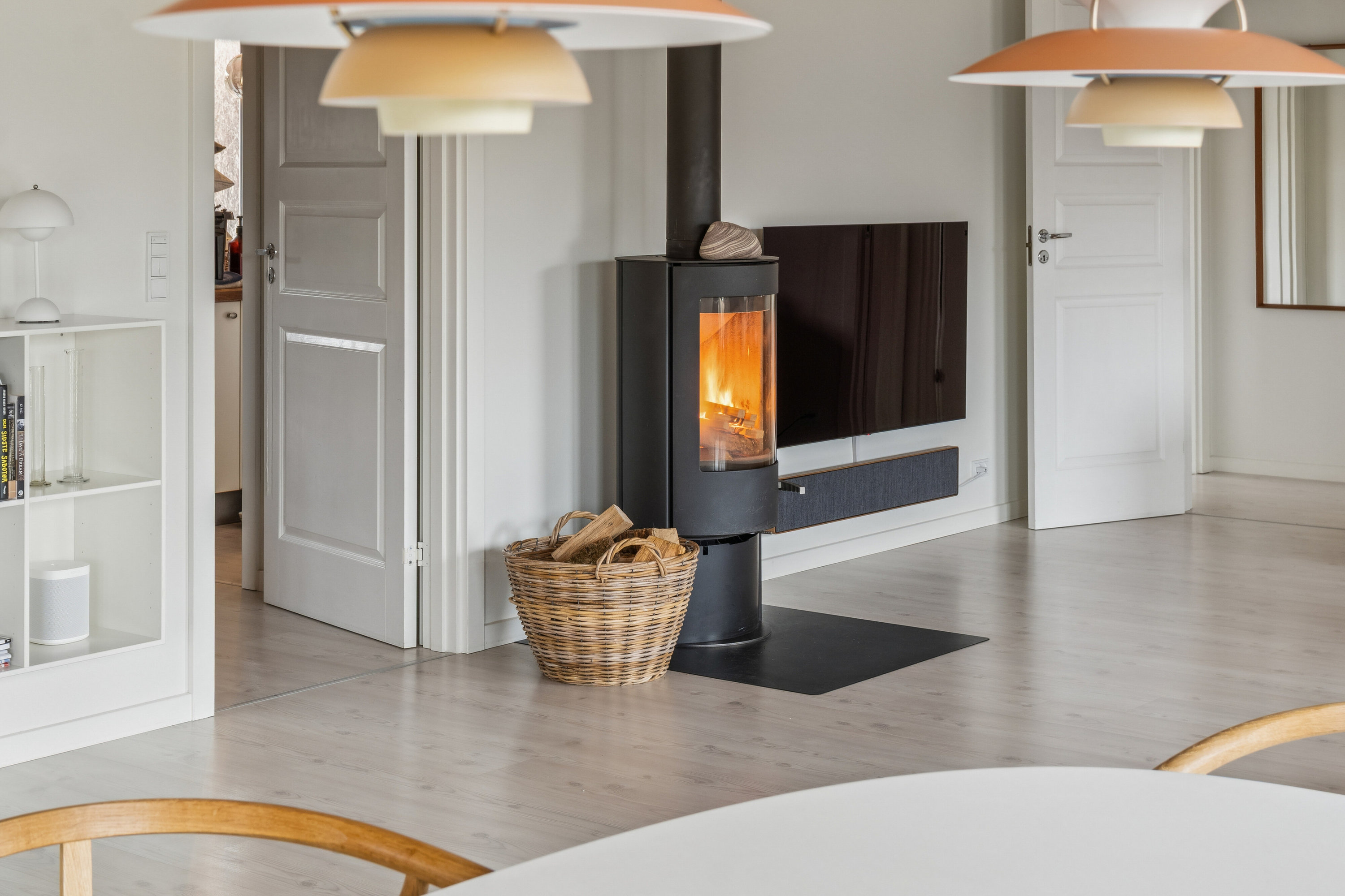 Fremhævet stue billede i fuldskærmstilstand. Billede af Egelunden 28, Tollerup, 3370 Melby