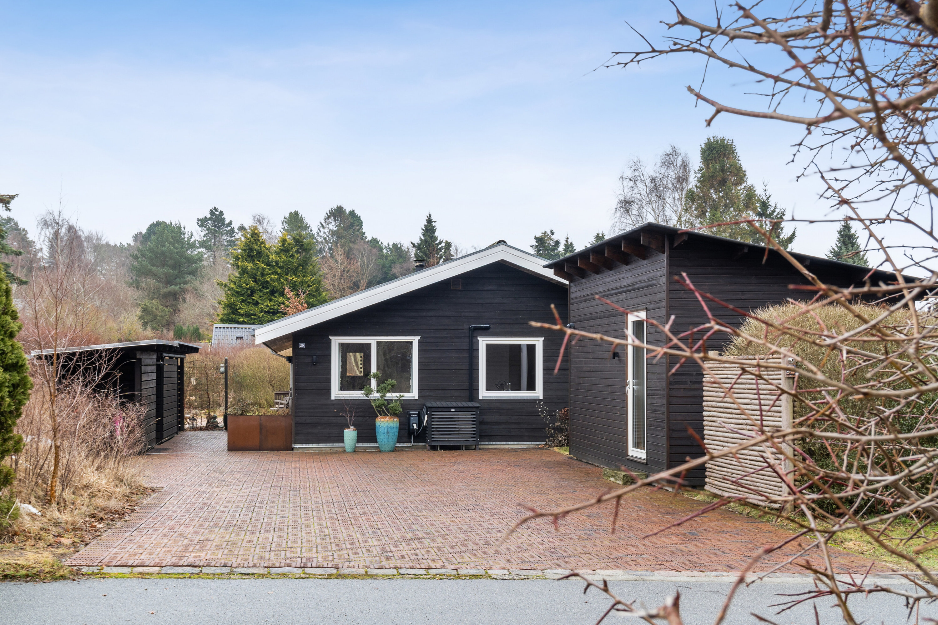 Miniaturebillede 1: set fra vejen. Billede af Egelunden 28, Tollerup, 3370 Melby