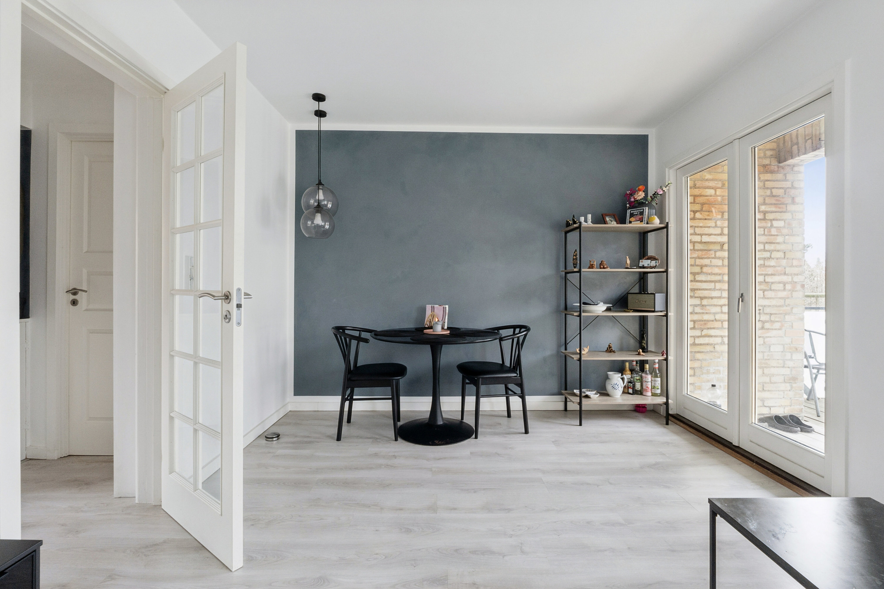 Fremhævet stue billede i fuldskærmstilstand. Billede af Frederiksdalsvej 105C, 1. tv., 2830 Virum