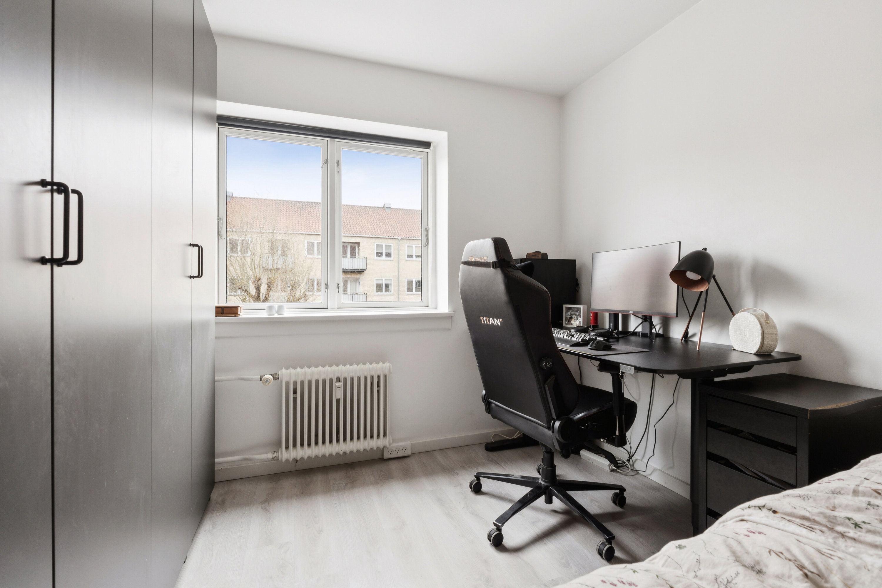 Fremhævet kontor billede i fuldskærmstilstand. Billede af Frederiksdalsvej 105C, 1. tv., 2830 Virum