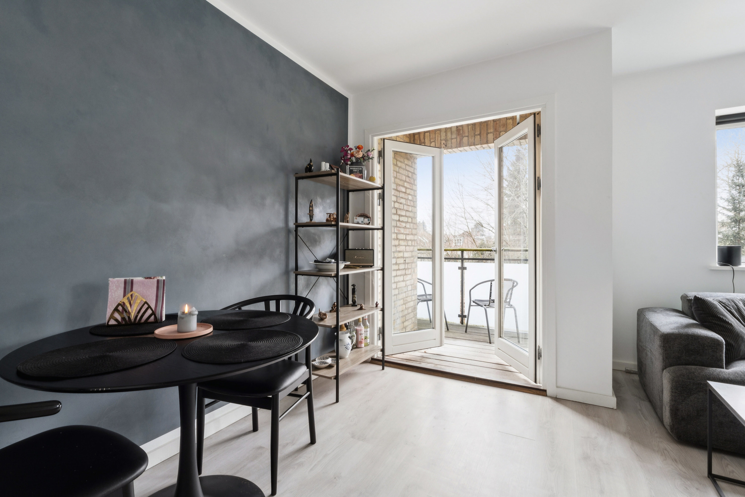 Fremhævet kontor billede i fuldskærmstilstand. Billede af Frederiksdalsvej 105C, 1. tv., 2830 Virum