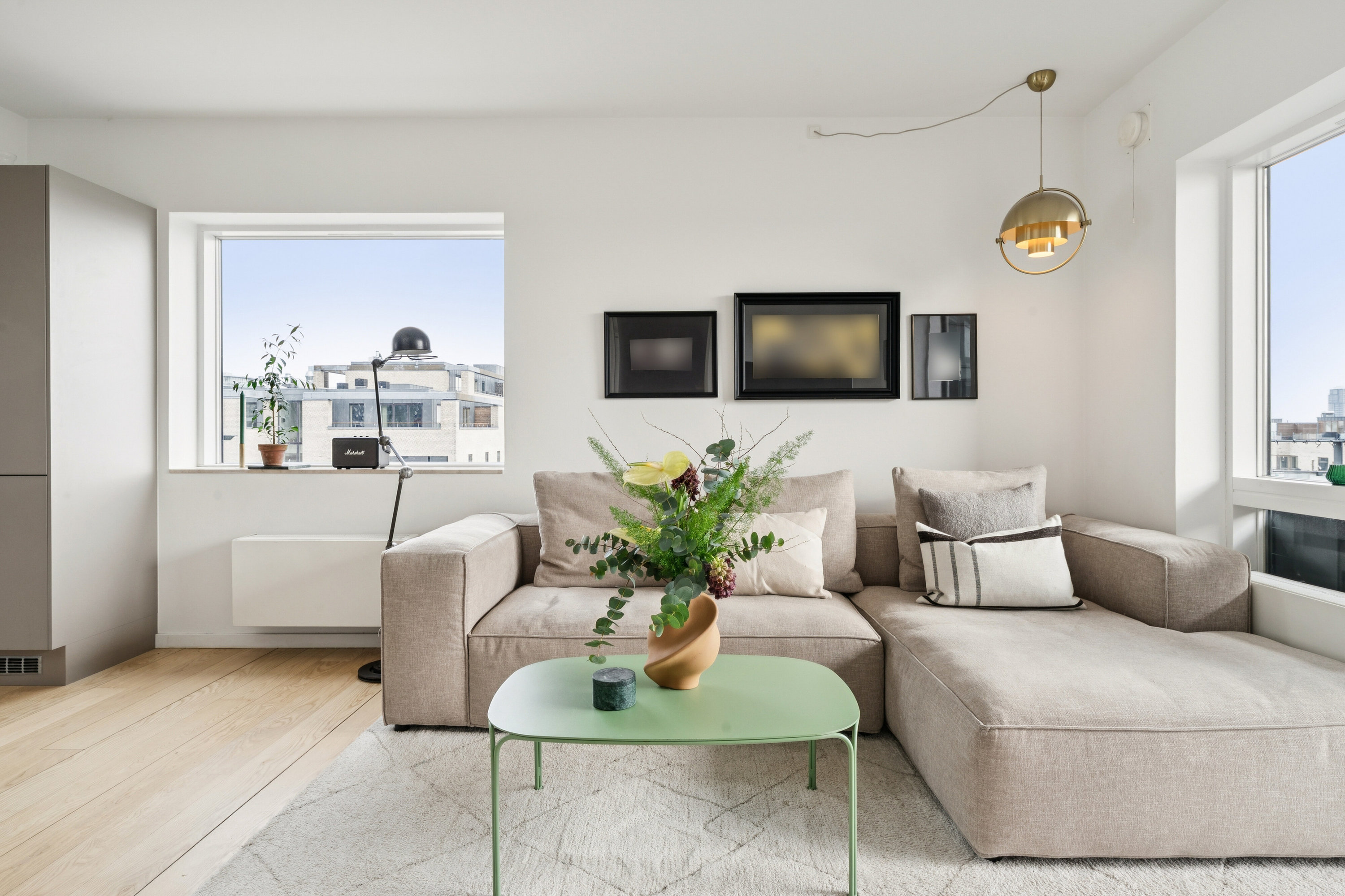 Fremhævet stue billede i fuldskærmstilstand. Billede af Jens Otto Krags Gade 18, 6. tv., 2300 København S