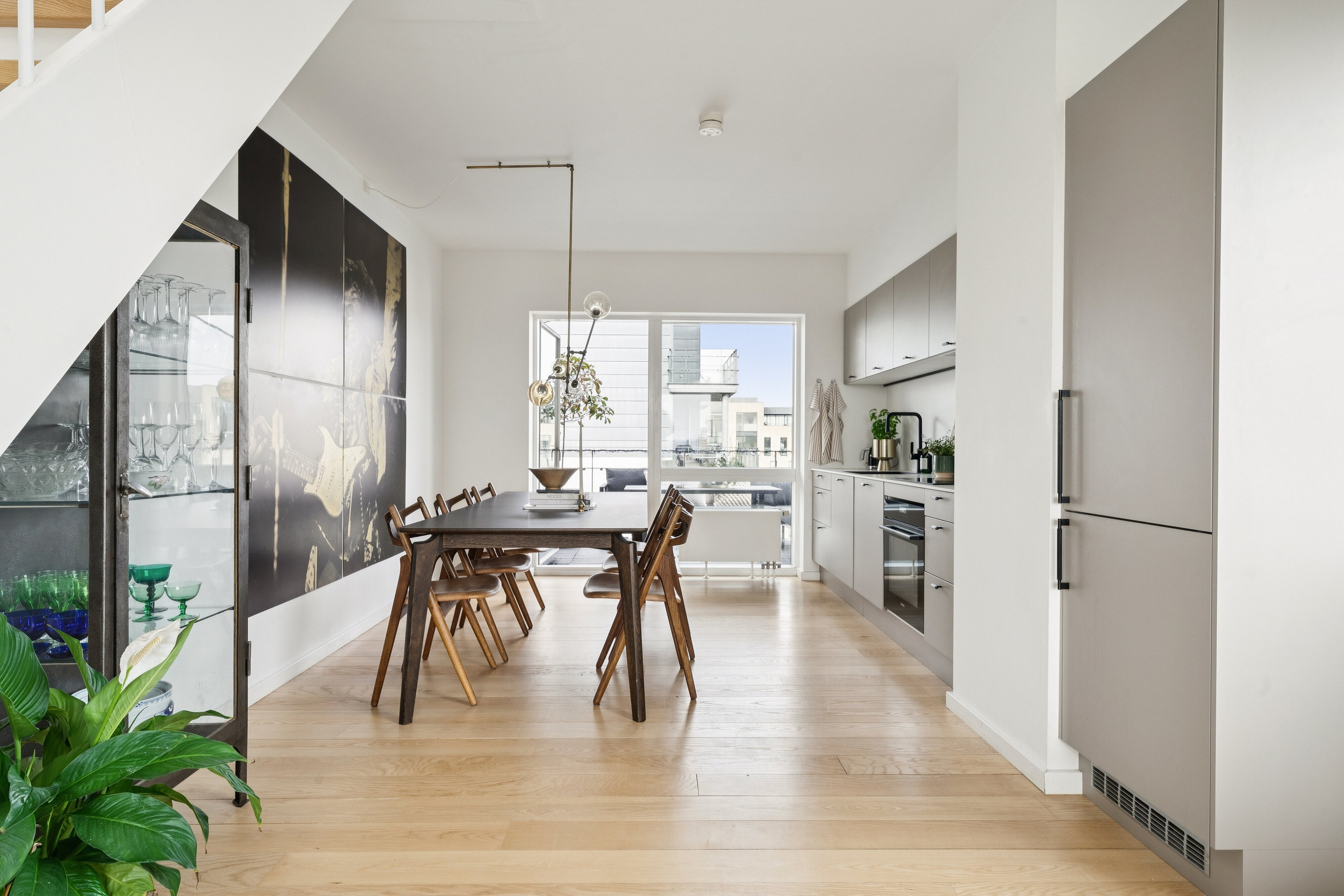 Fremhævet spisestue billede i fuldskærmstilstand. Billede af Jens Otto Krags Gade 18, 6. tv., 2300 København S