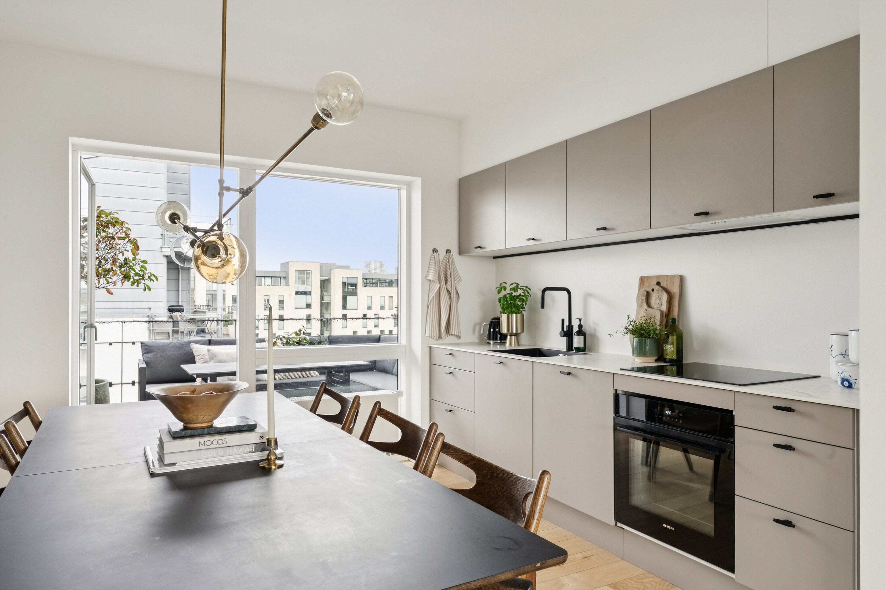 Fremhævet køkken billede i fuldskærmstilstand. Billede af Jens Otto Krags Gade 18, 6. tv., 2300 København S