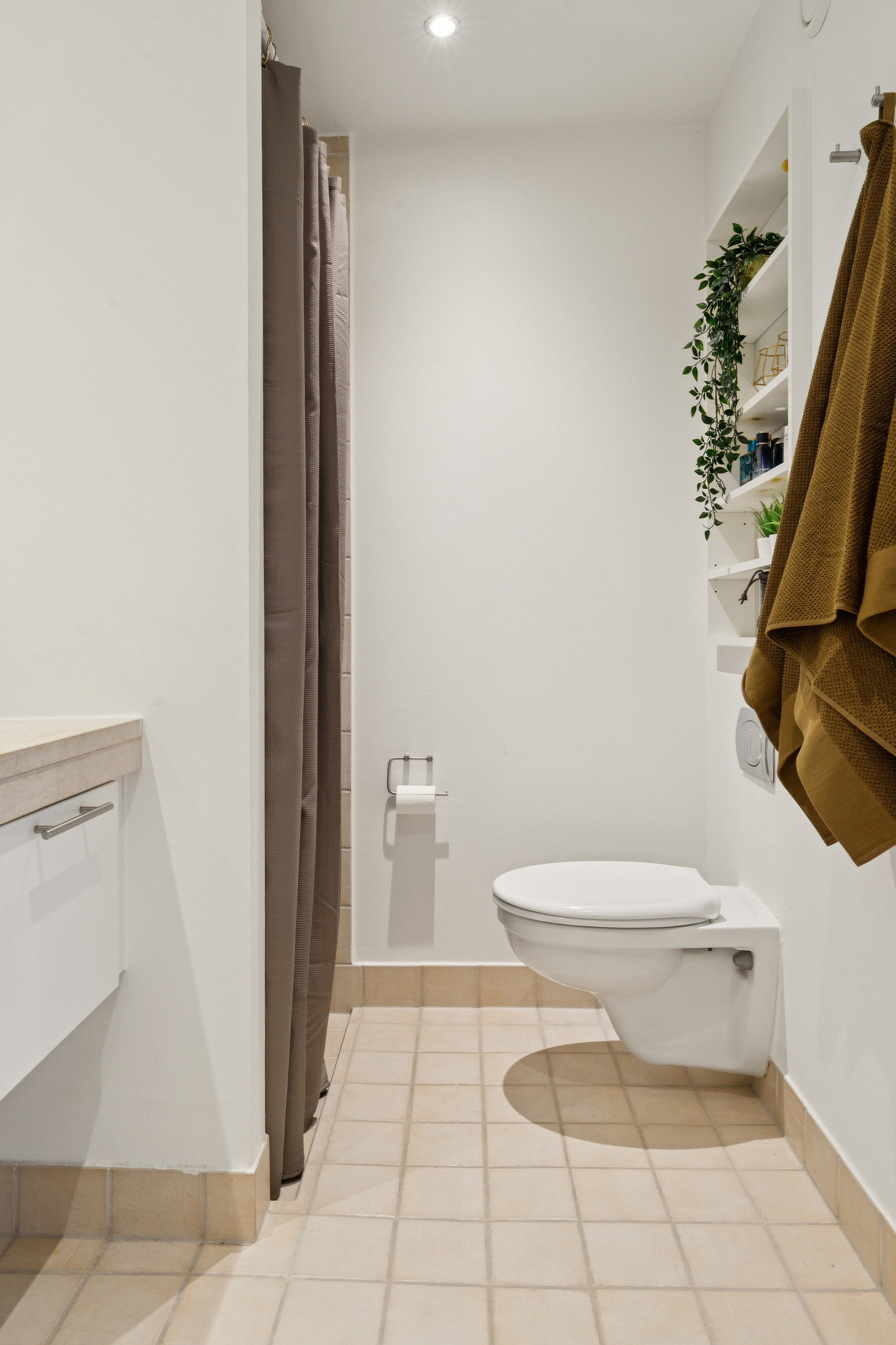 Fremhævet badeværelse billede i fuldskærmstilstand. Billede af Jens Otto Krags Gade 18, 6. tv., 2300 København S