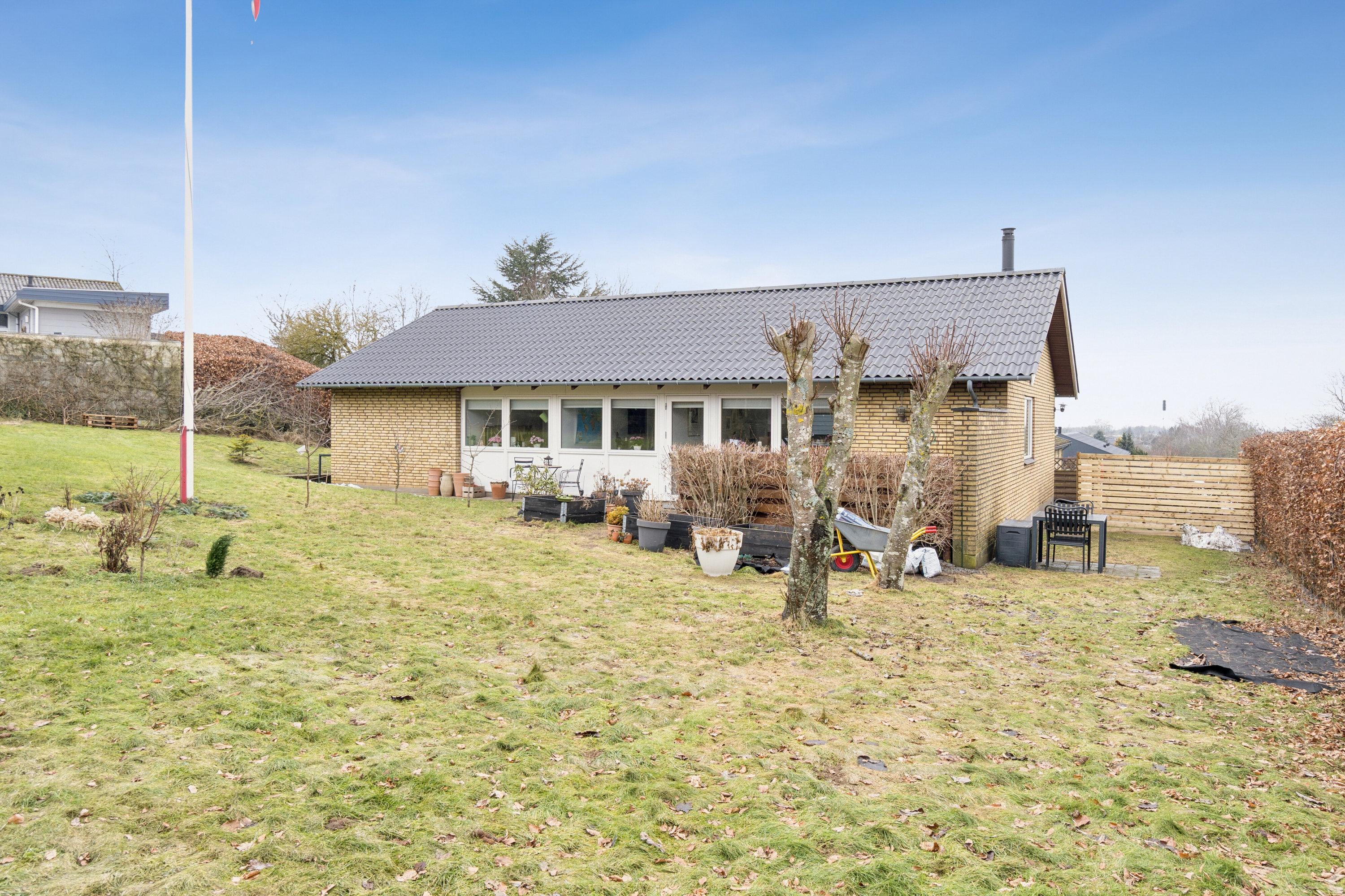 Fremhævet set fra haven billede i fuldskærmstilstand. Billede af Ægirsvej 34, 4200 Slagelse