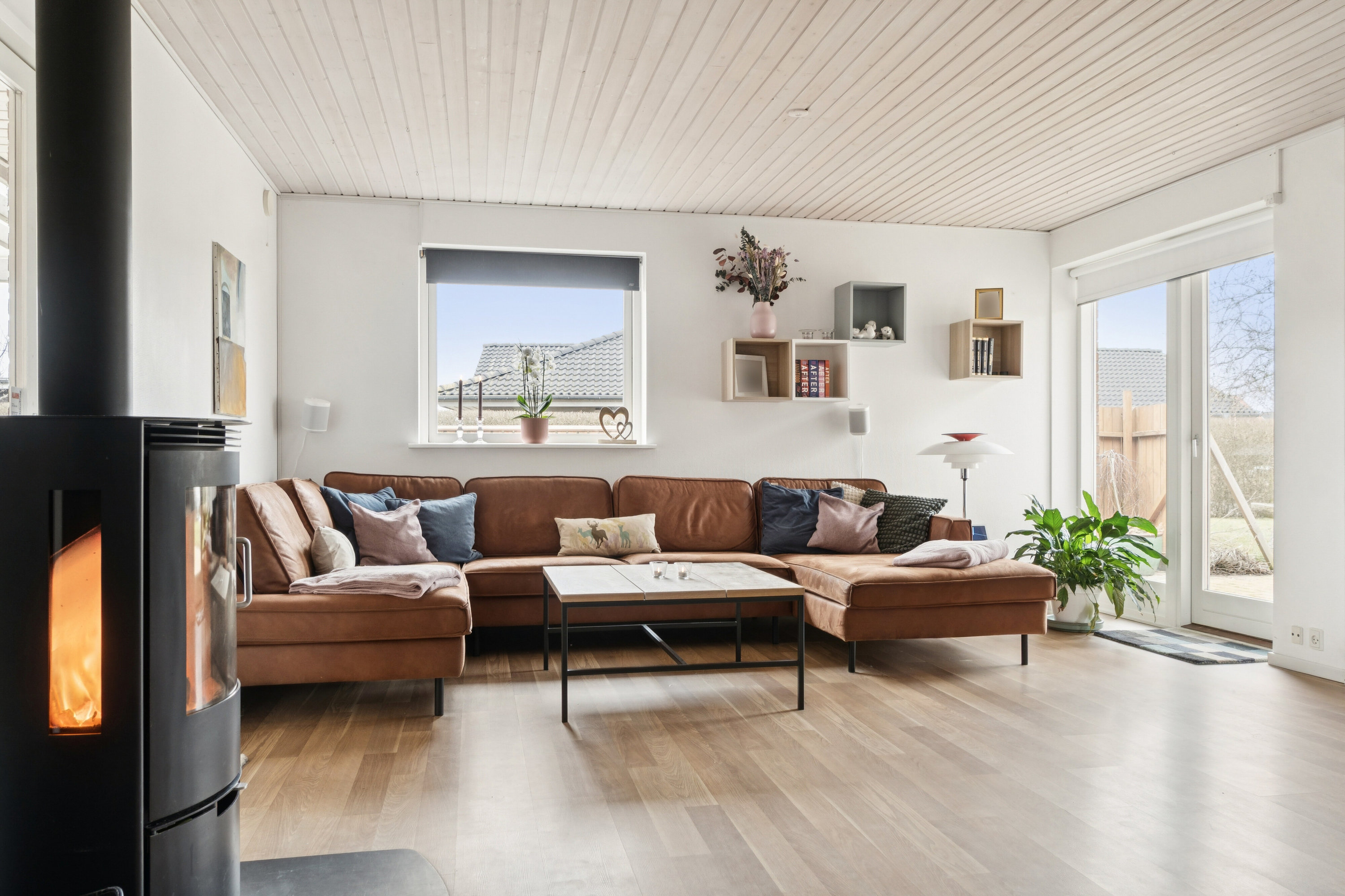 Fremhævet stue billede i fuldskærmstilstand. Billede af Pærevej 7, 4070 Kirke Hyllinge