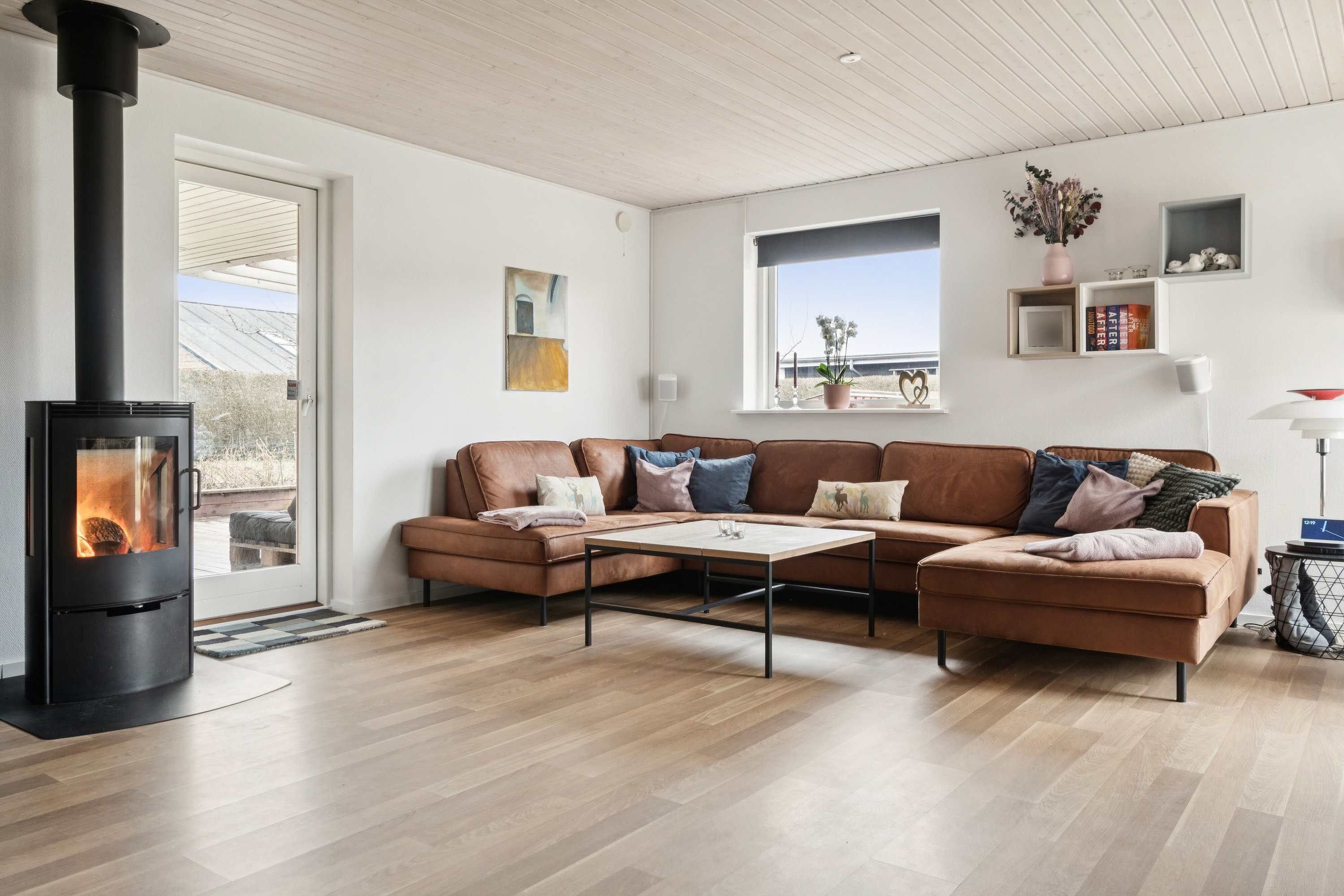 Fremhævet stue billede i fuldskærmstilstand. Billede af Pærevej 7, 4070 Kirke Hyllinge