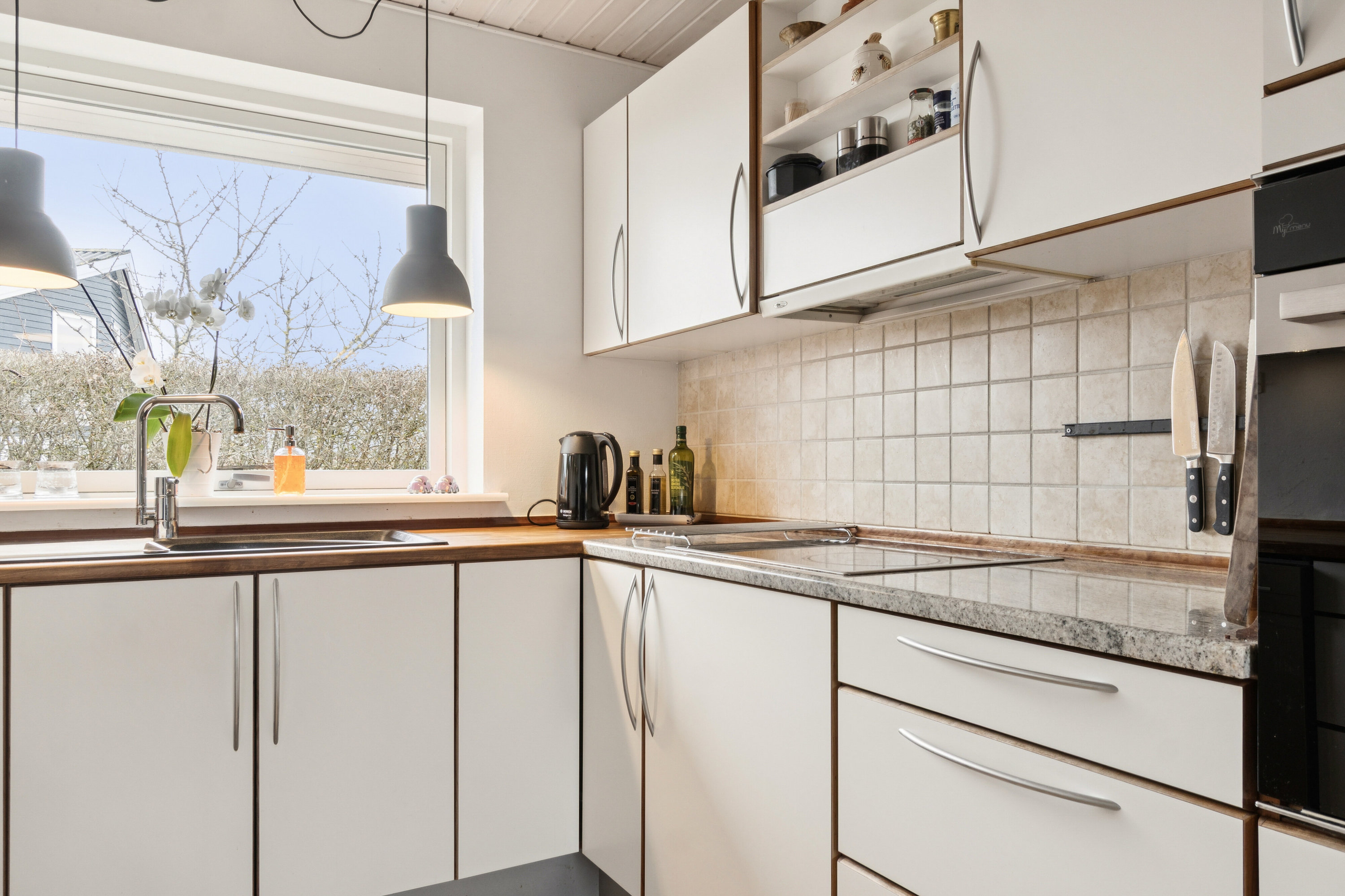 Fremhævet køkken billede i fuldskærmstilstand. Billede af Pærevej 7, 4070 Kirke Hyllinge