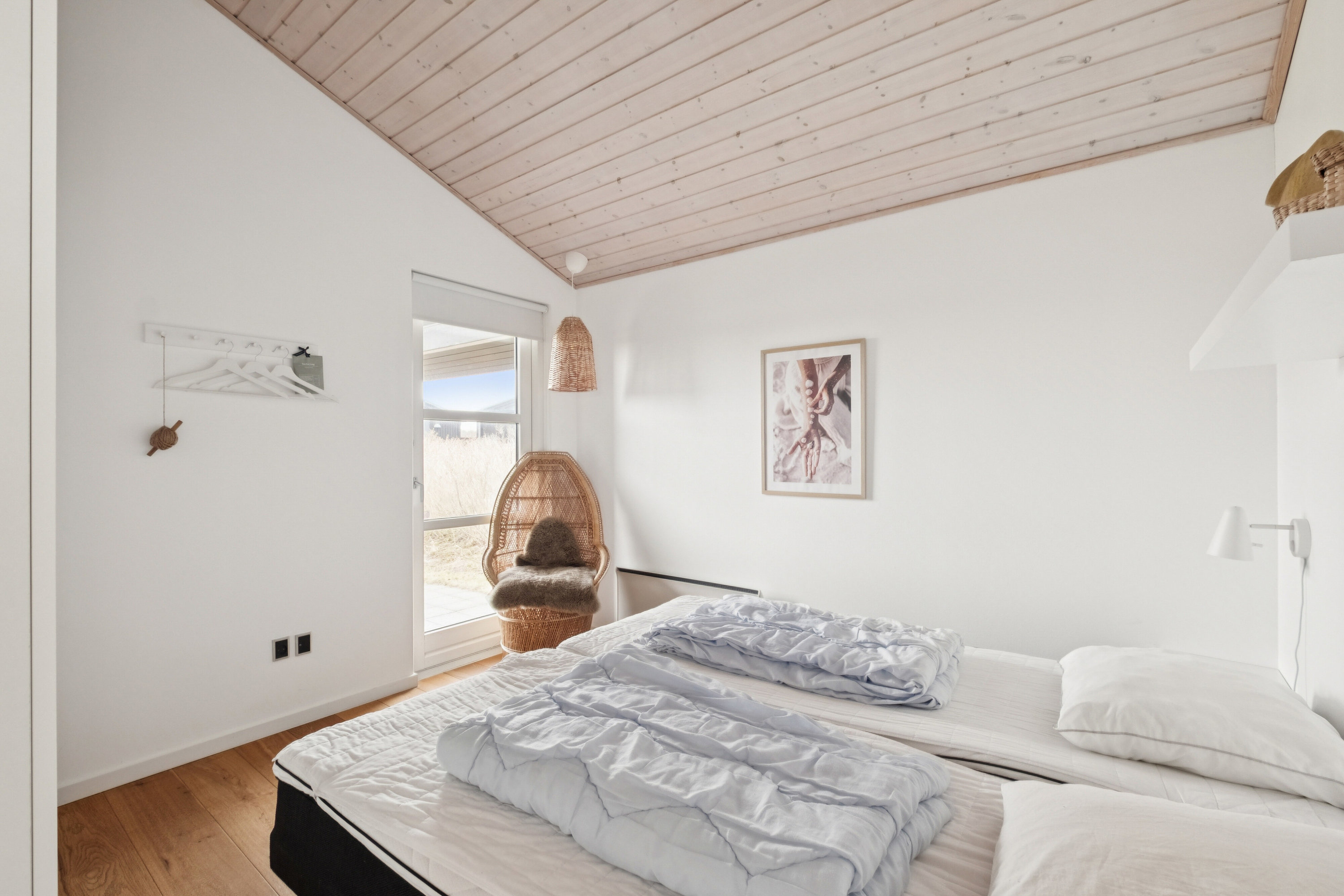 Fremhævet soveværelse billede i fuldskærmstilstand. Billede af Augustvej 6, Skal Klit, 9800 Hjørring