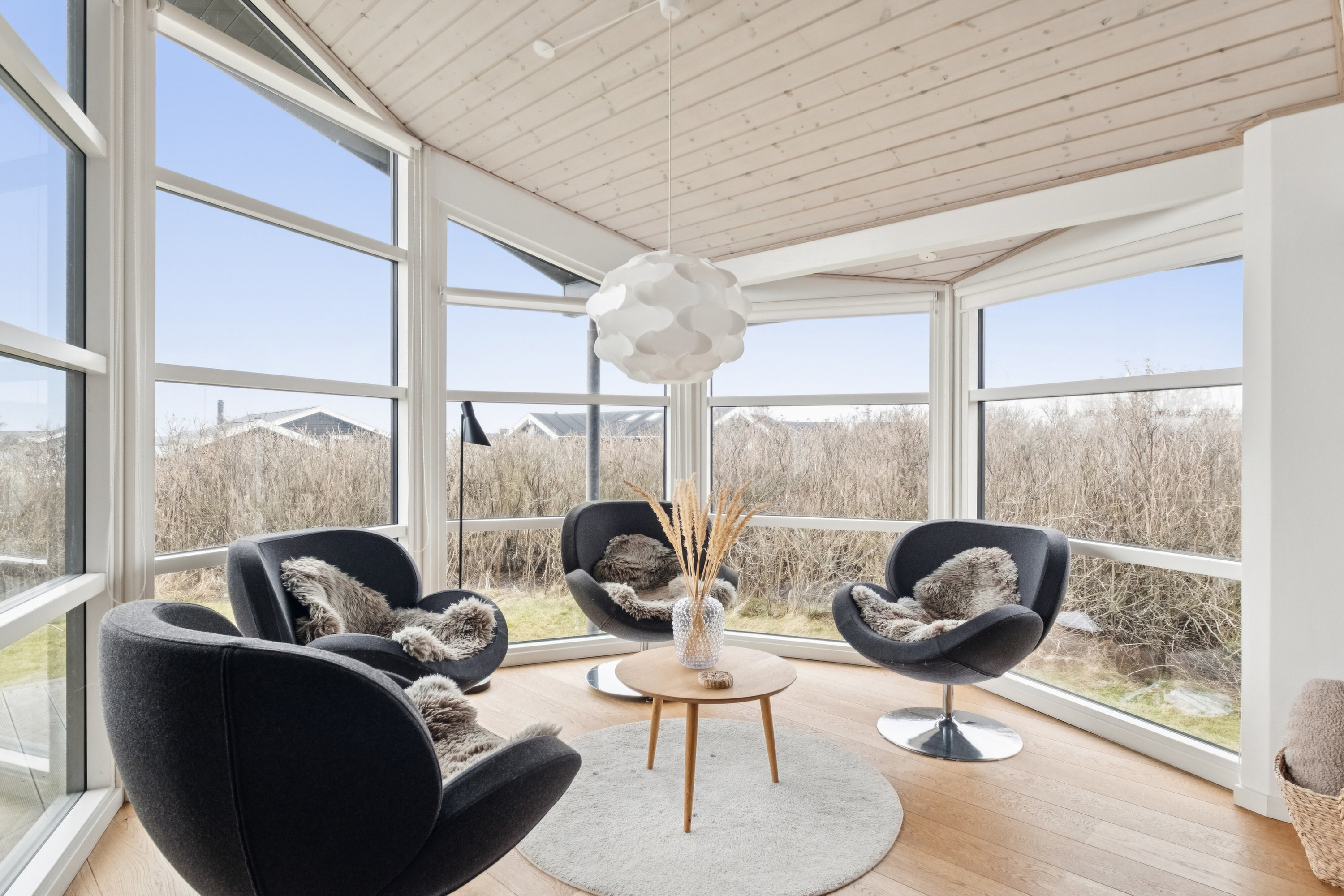 Fremhævet stue billede i fuldskærmstilstand. Billede af Augustvej 6, Skal Klit, 9800 Hjørring