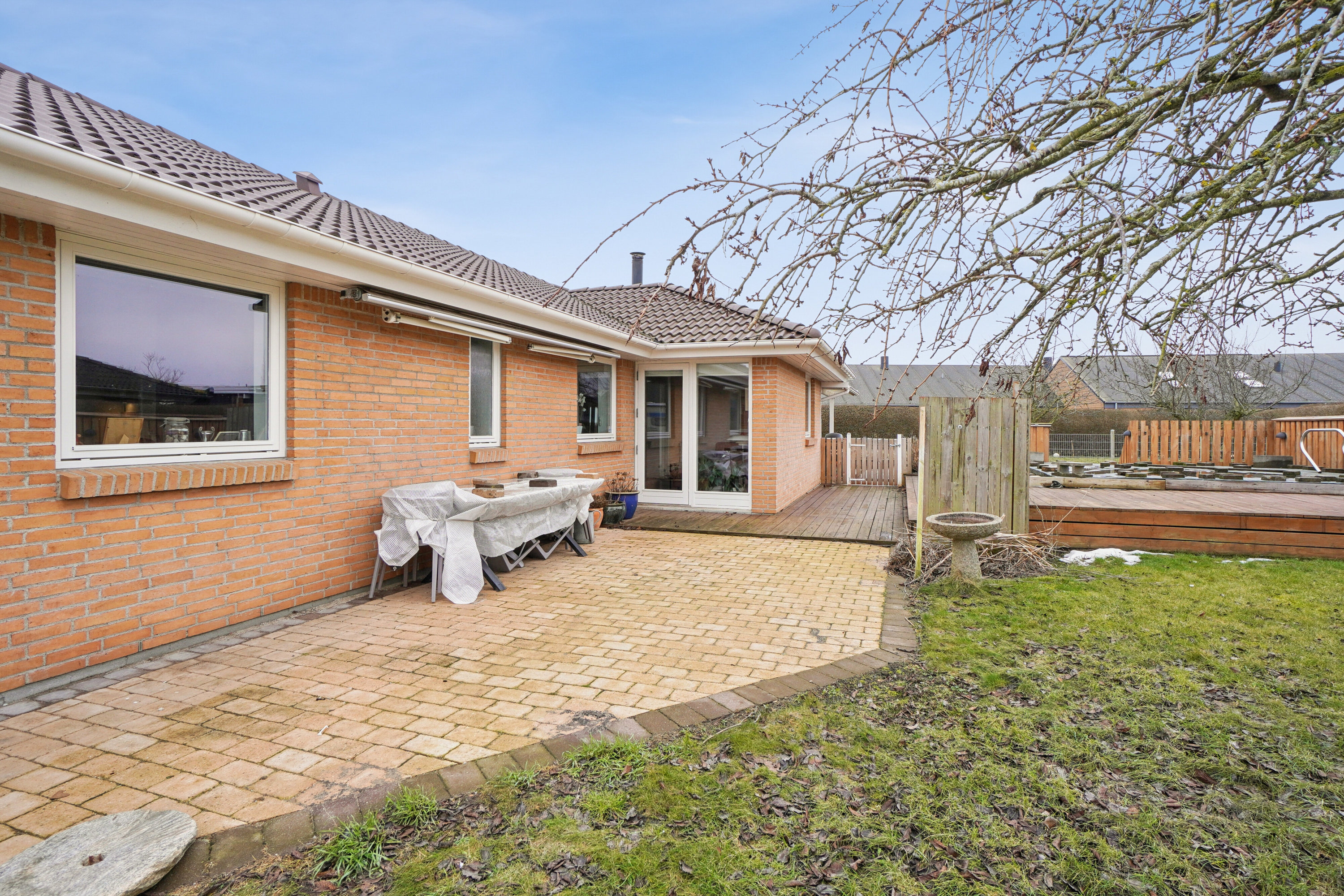 Fremhævet set fra haven billede i fuldskærmstilstand. Billede af Pærevej 7, 4070 Kirke Hyllinge