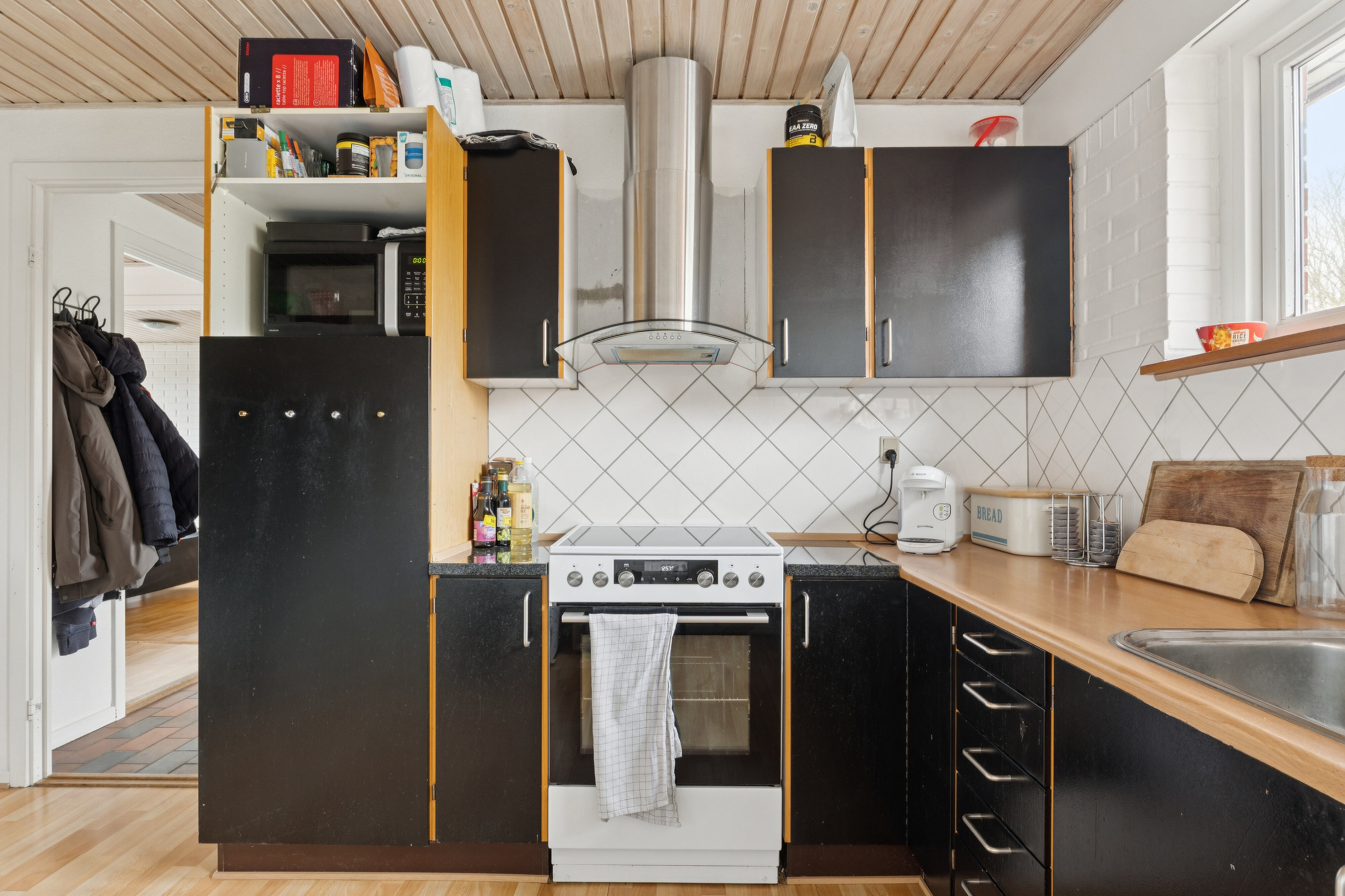 Fremhævet køkken billede i fuldskærmstilstand. Billede af Spireavej 20, Skovby, 8464 Galten