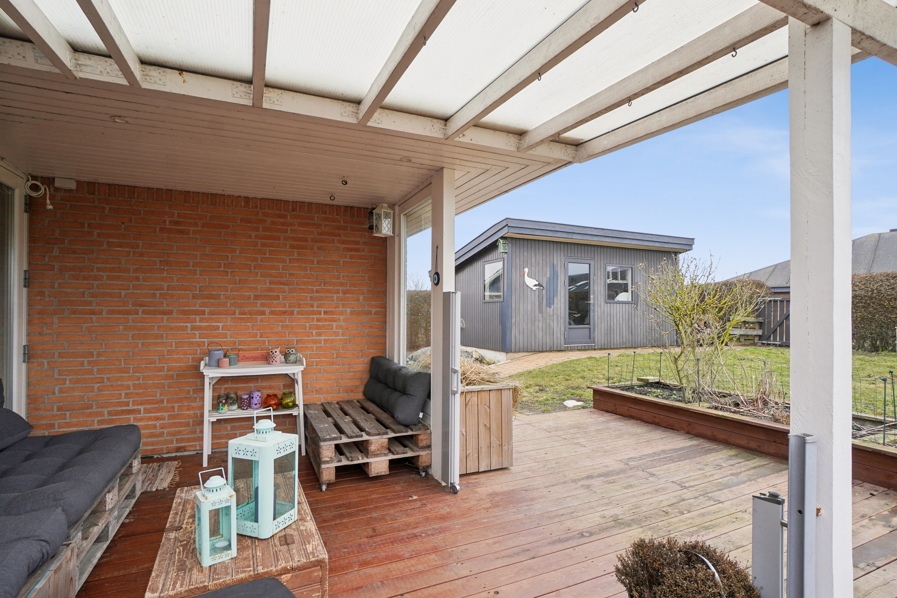 Fremhævet overdækket terrasse billede i fuldskærmstilstand. Billede af Pærevej 7, 4070 Kirke Hyllinge