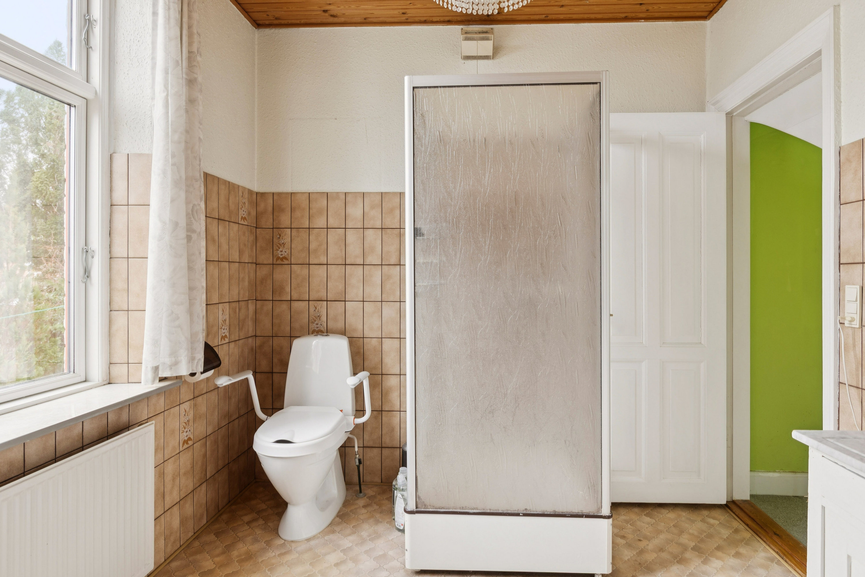 Fremhævet badeværelse billede i fuldskærmstilstand. Billede af Jernbanegade 4, 4690 Haslev