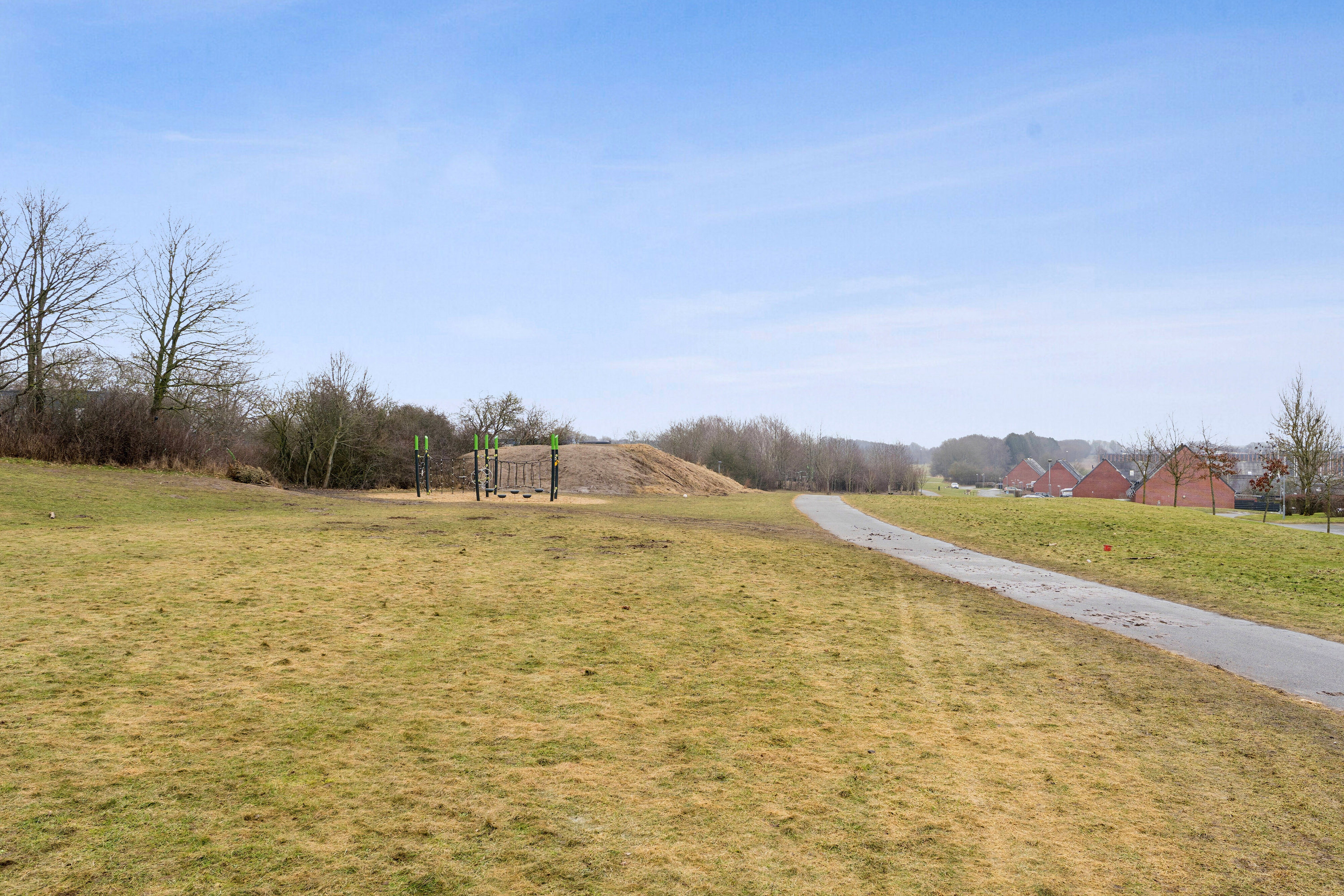 Fremhævet udendørs billede i fuldskærmstilstand. Billede af Spireavej 20, Skovby, 8464 Galten