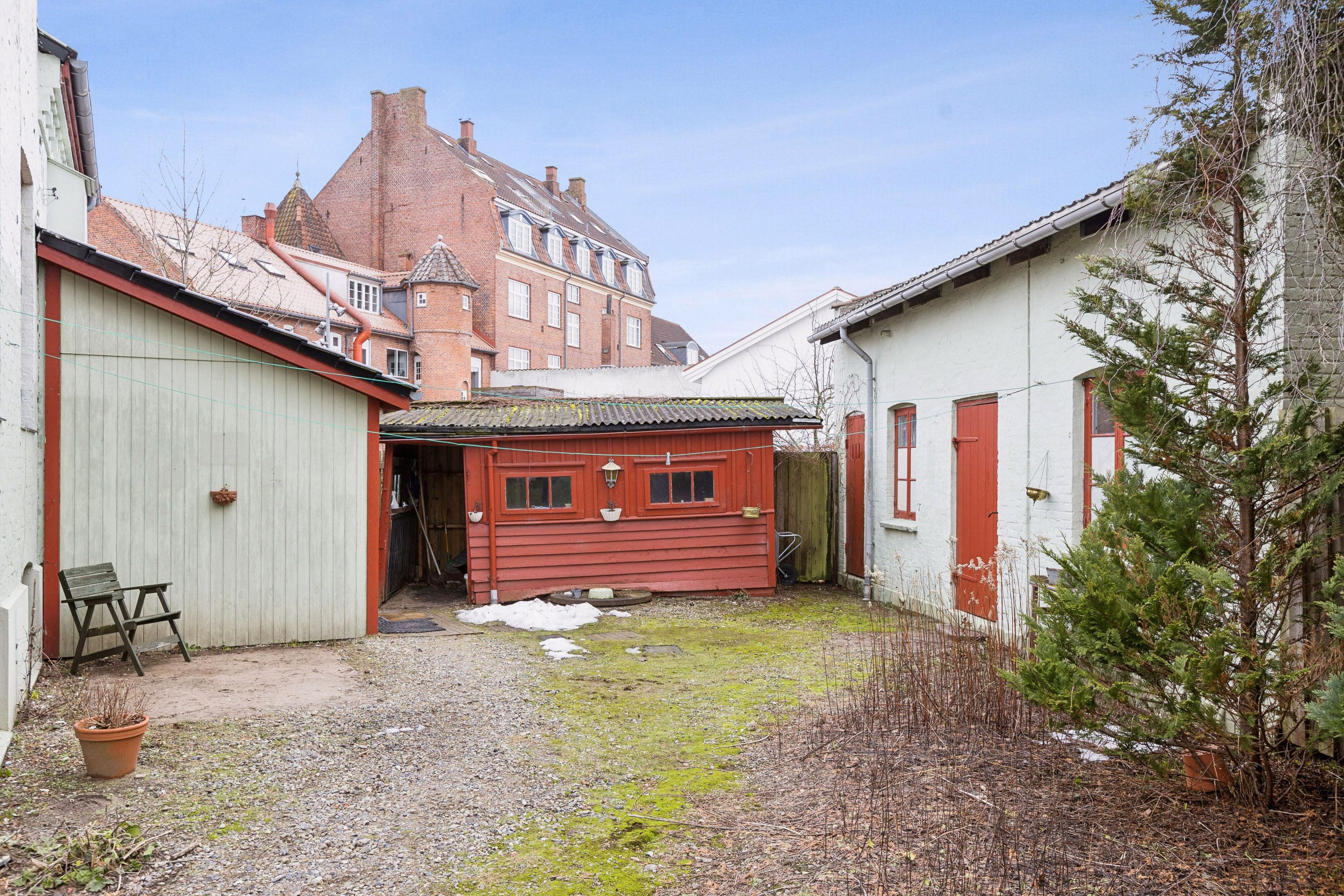 Fremhævet udendørs billede i fuldskærmstilstand. Billede af Jernbanegade 4, 4690 Haslev