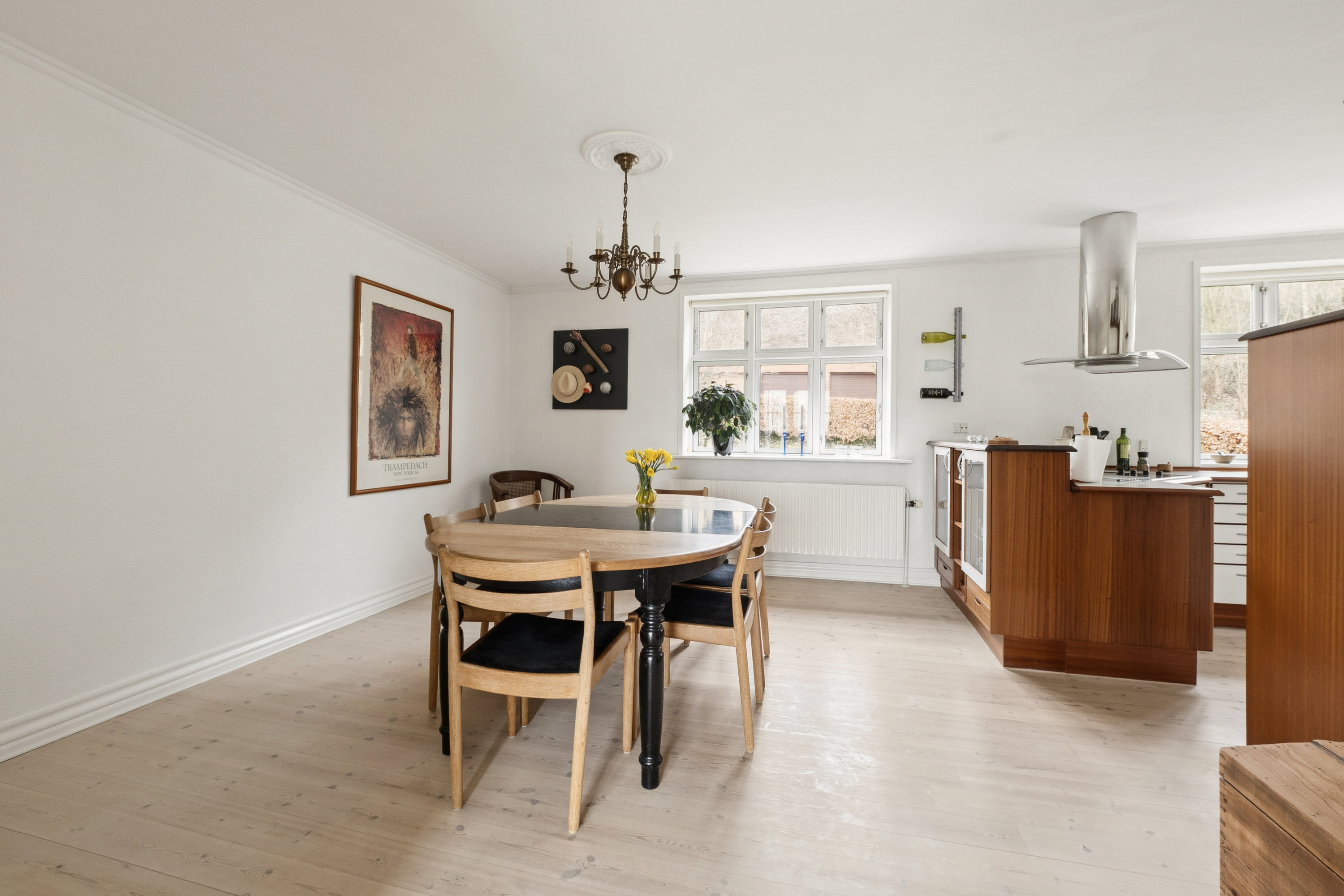 Fremhævet stue billede i fuldskærmstilstand. Billede af Kirkebakken 8, 7800 Skive