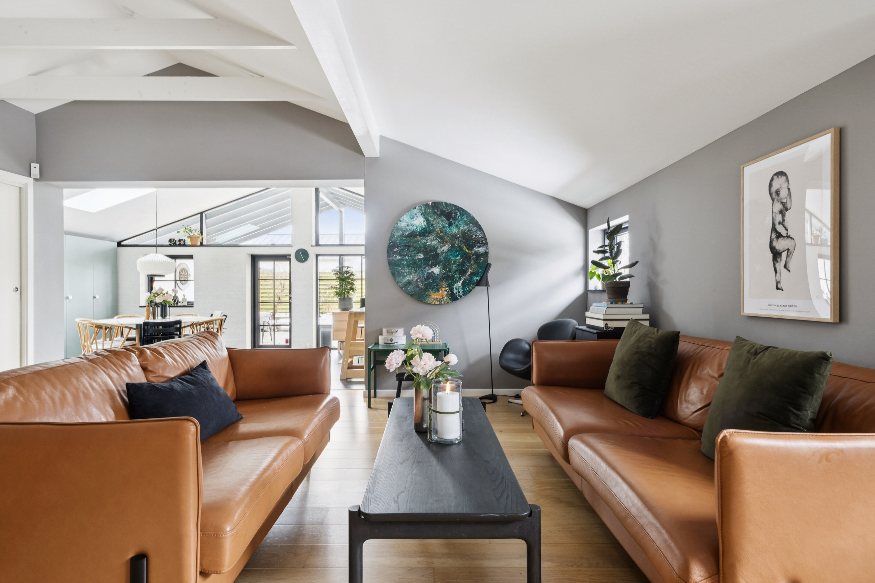 Fremhævet stue billede i fuldskærmstilstand. Billede af Snerlevej 5, 2670 Greve