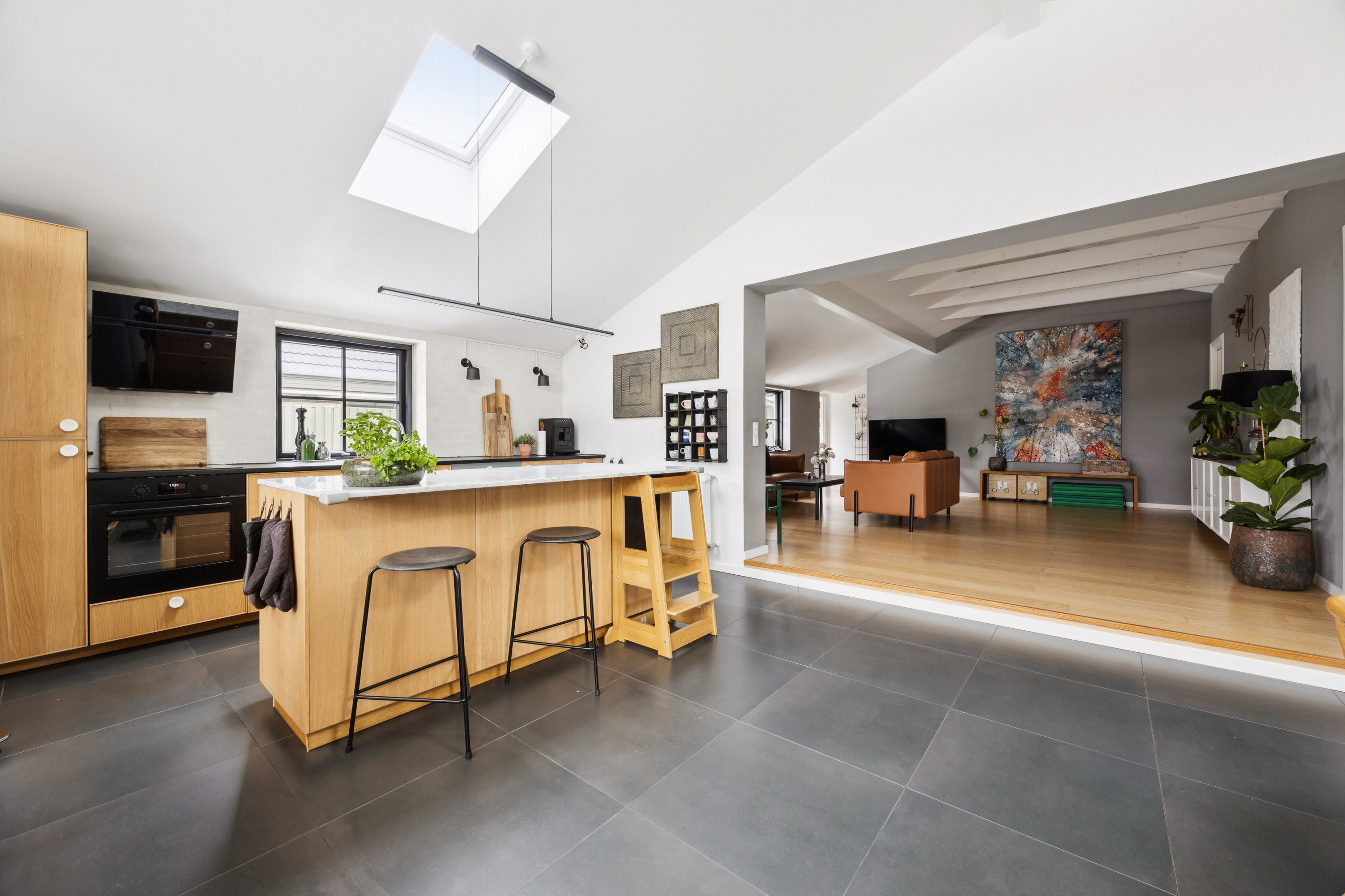 Fremhævet stue billede i fuldskærmstilstand. Billede af Snerlevej 5, 2670 Greve