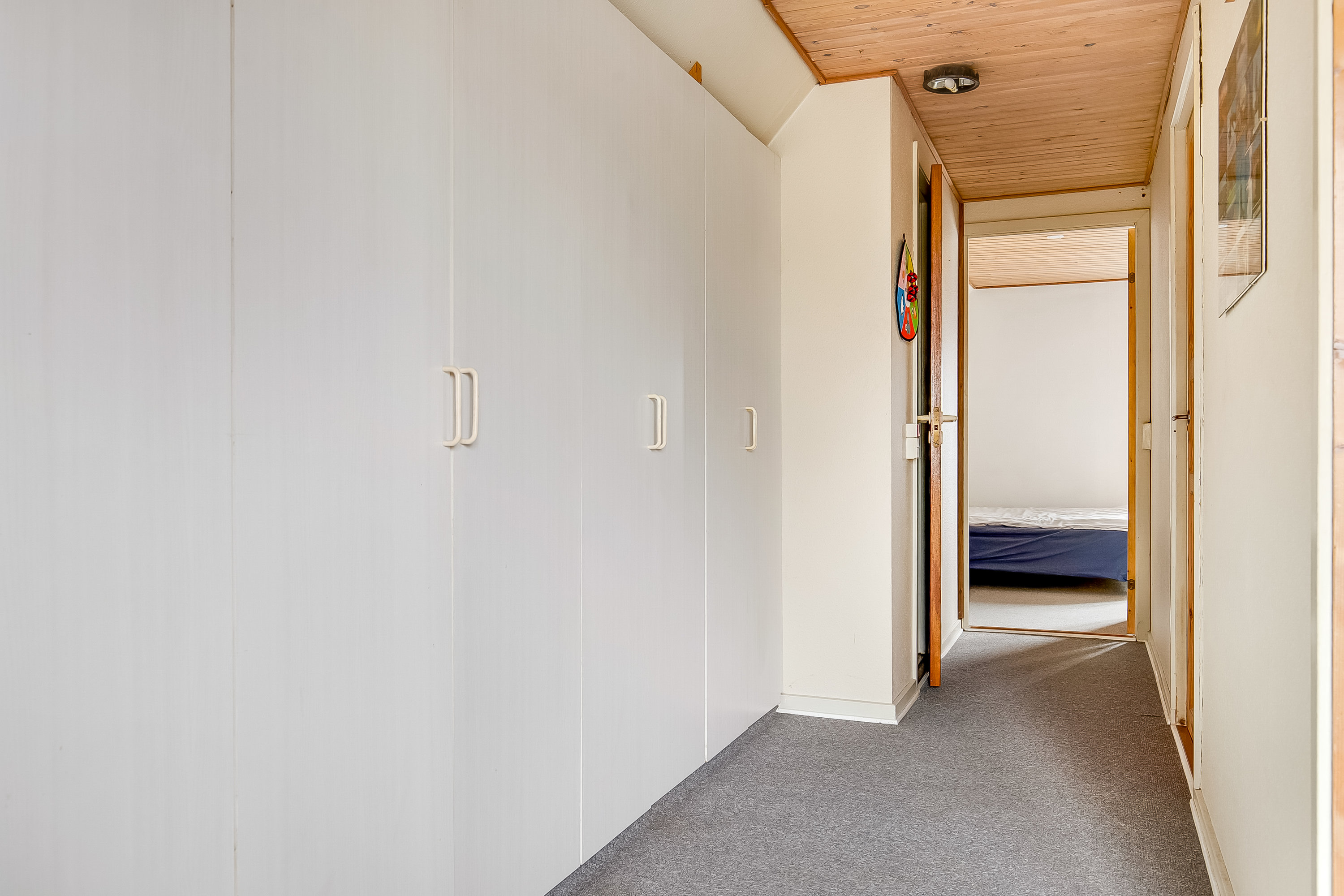 Fremhævet gang billede i fuldskærmstilstand. Billede af Almind Østergade 16, 6051 Almind