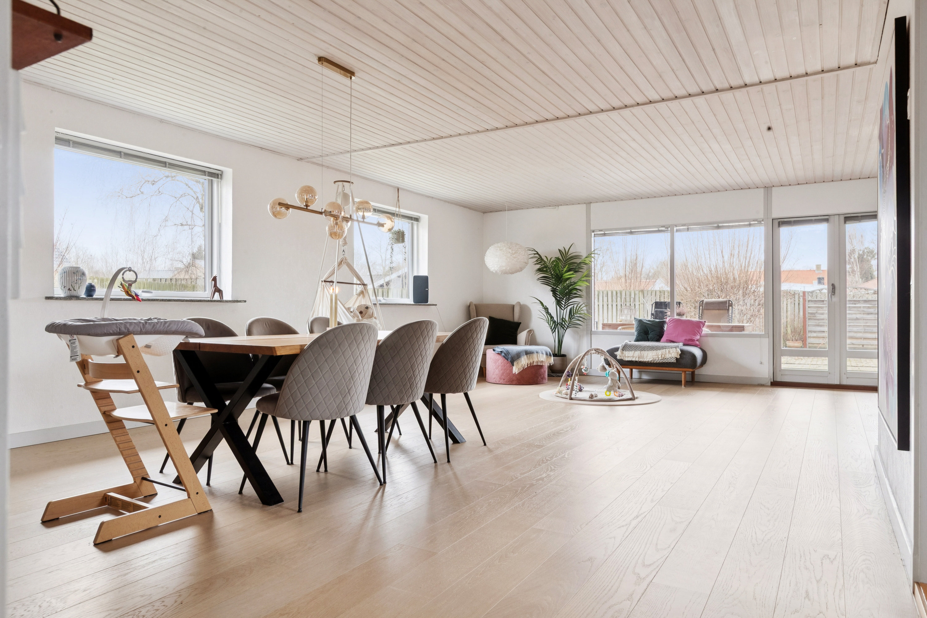 Fremhævet stue billede i fuldskærmstilstand. Billede af Ishøj Bygade 114, 2635 Ishøj