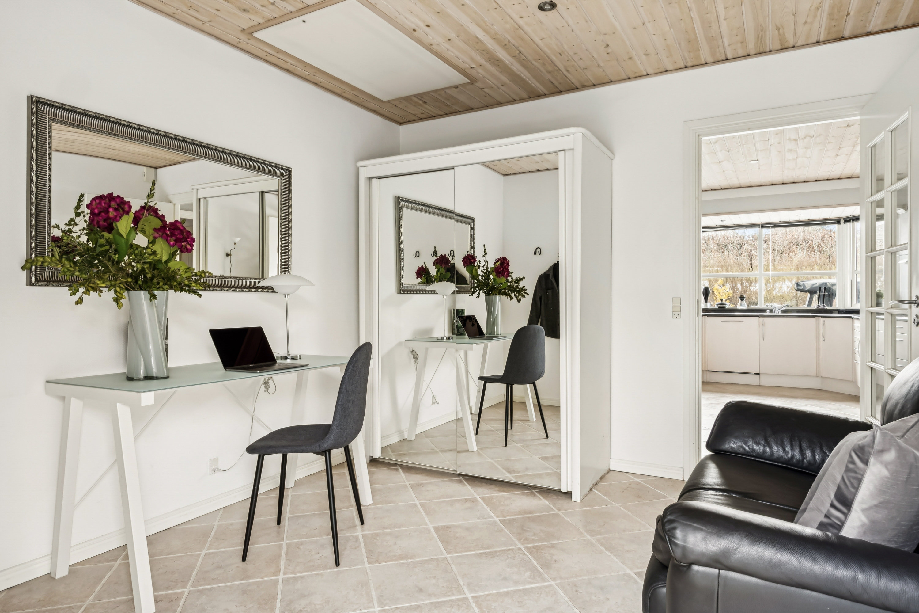 Fremhævet stue billede i fuldskærmstilstand. Billede af Mosevej 14, Ejby, 4623 Lille Skensved