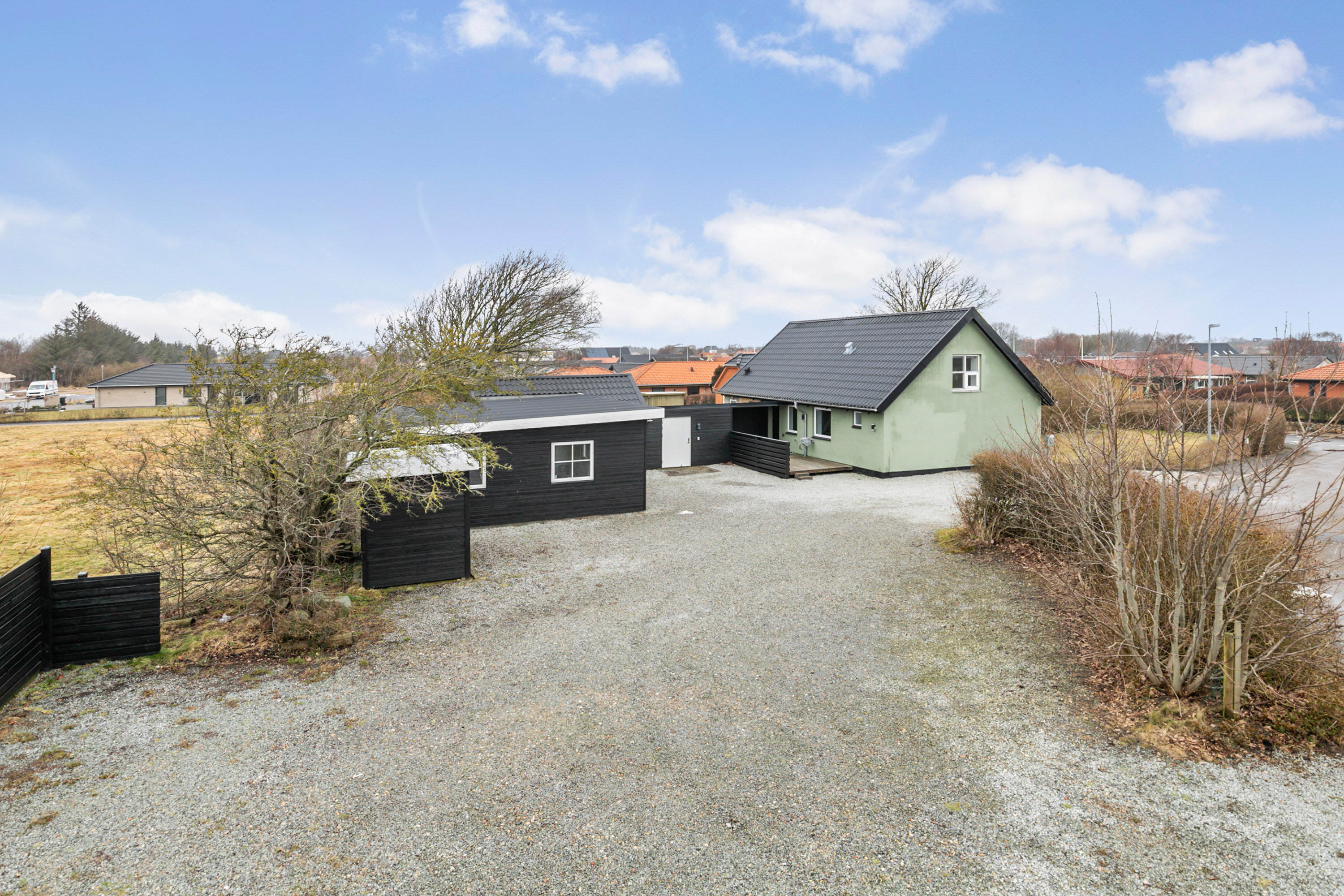 Fremhævet facade billede i fuldskærmstilstand. Billede af Skolevej 32, 9490 Pandrup