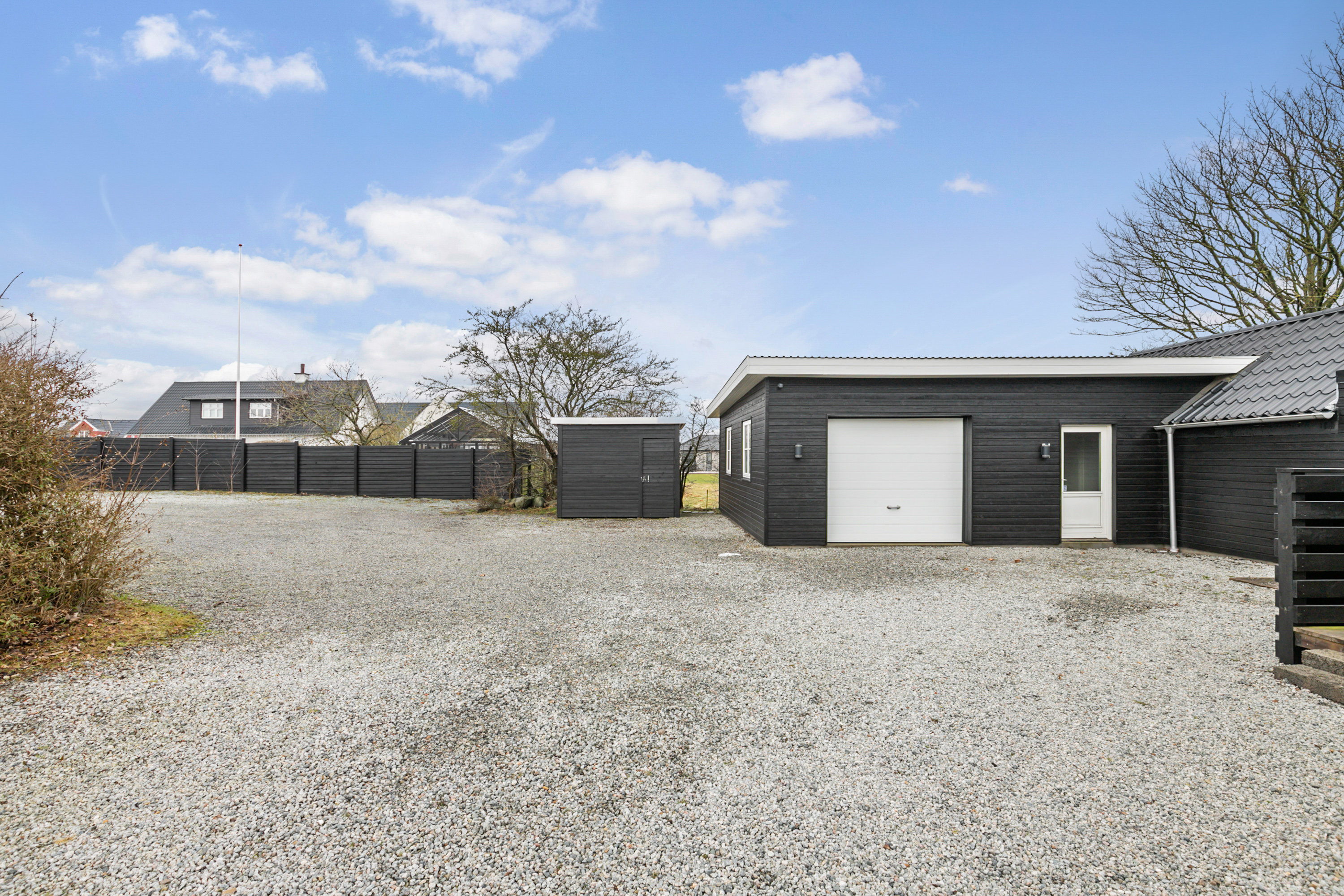 Fremhævet facade billede i fuldskærmstilstand. Billede af Skolevej 32, 9490 Pandrup