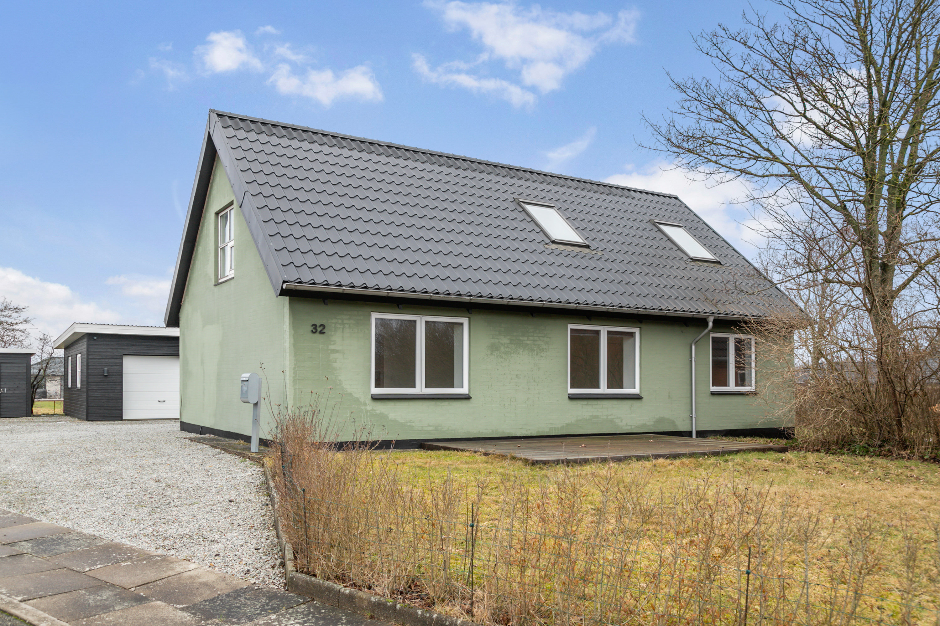 Fremhævet facade billede i fuldskærmstilstand. Billede af Skolevej 32, 9490 Pandrup